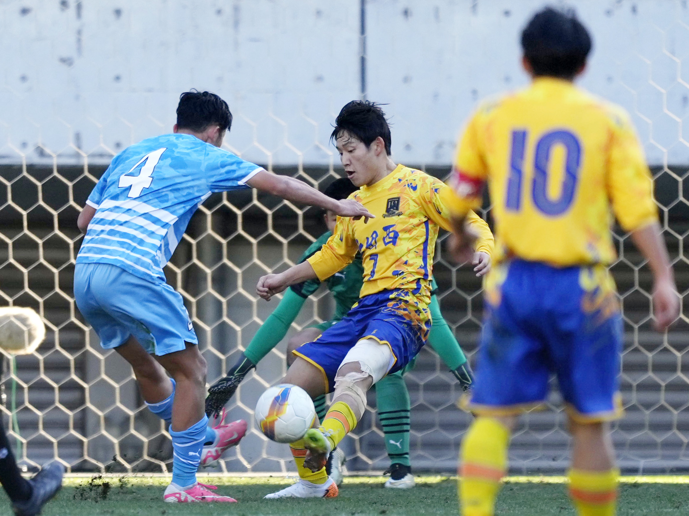 高校サッカー】上田西が3回戦進出 高橋「壁壊せた」、ベンチにはアニメ