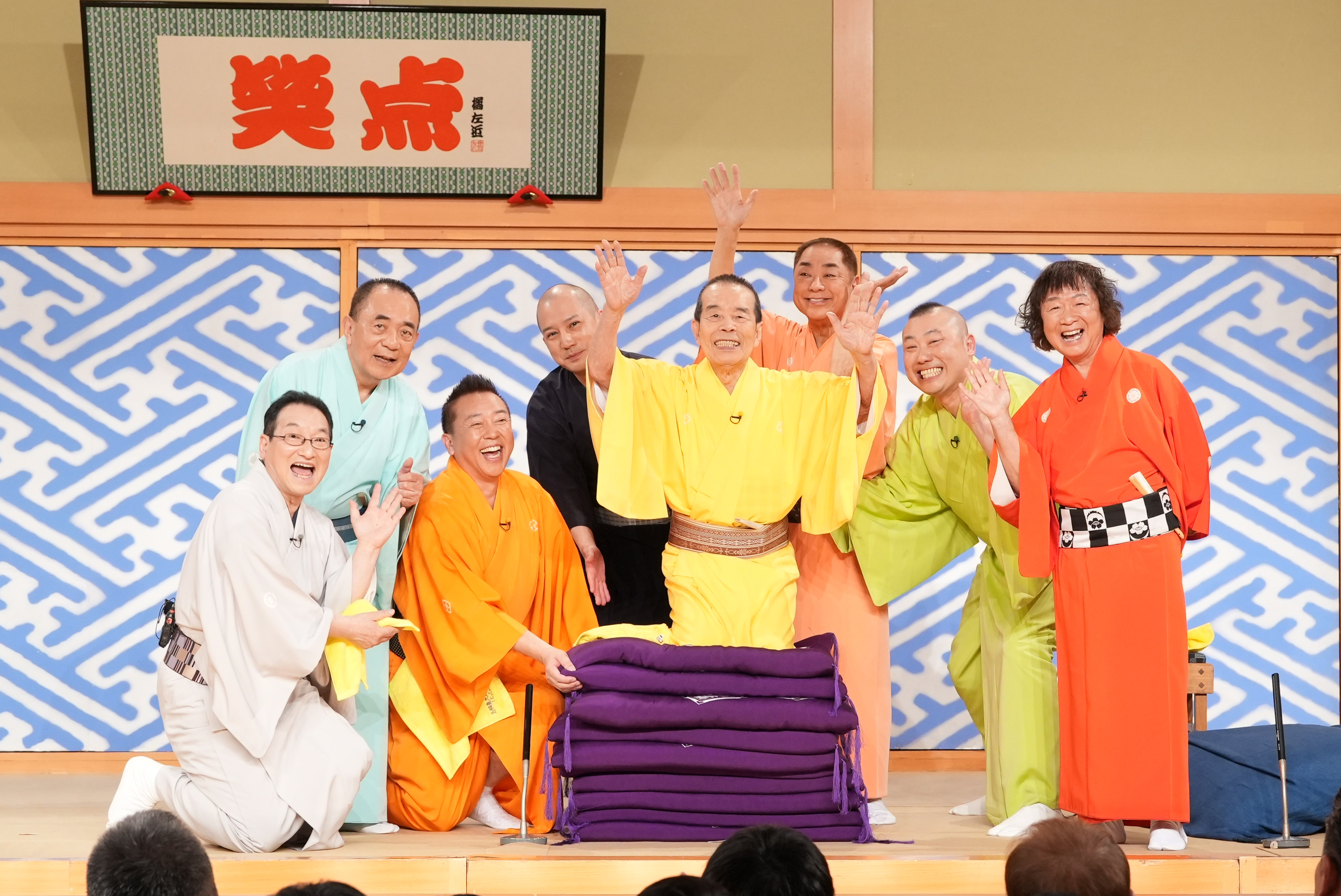 林家木久扇「笑点」ラストはメンバーから座布団のプレゼント 笑顔で