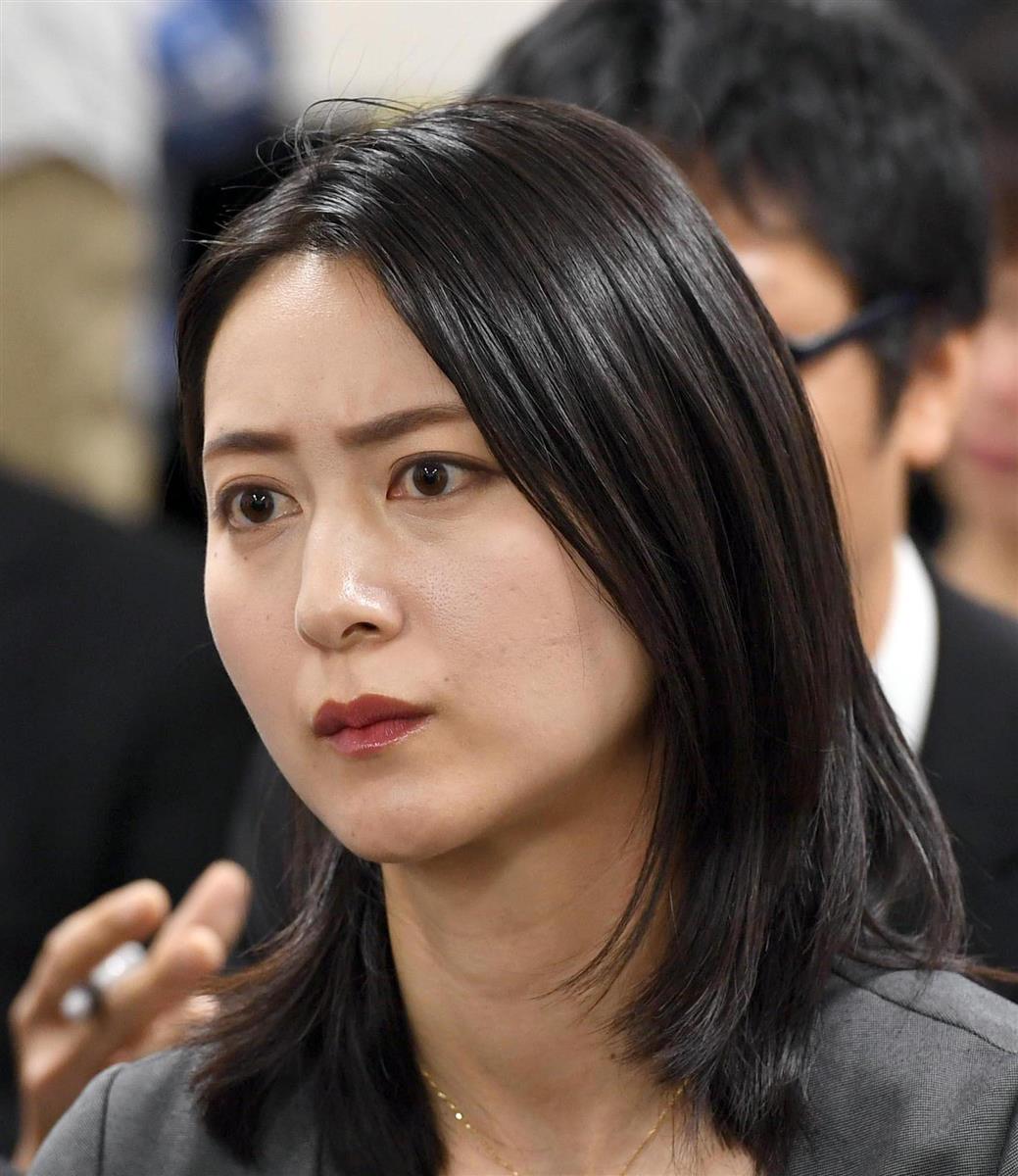 小川 彩佳 年収