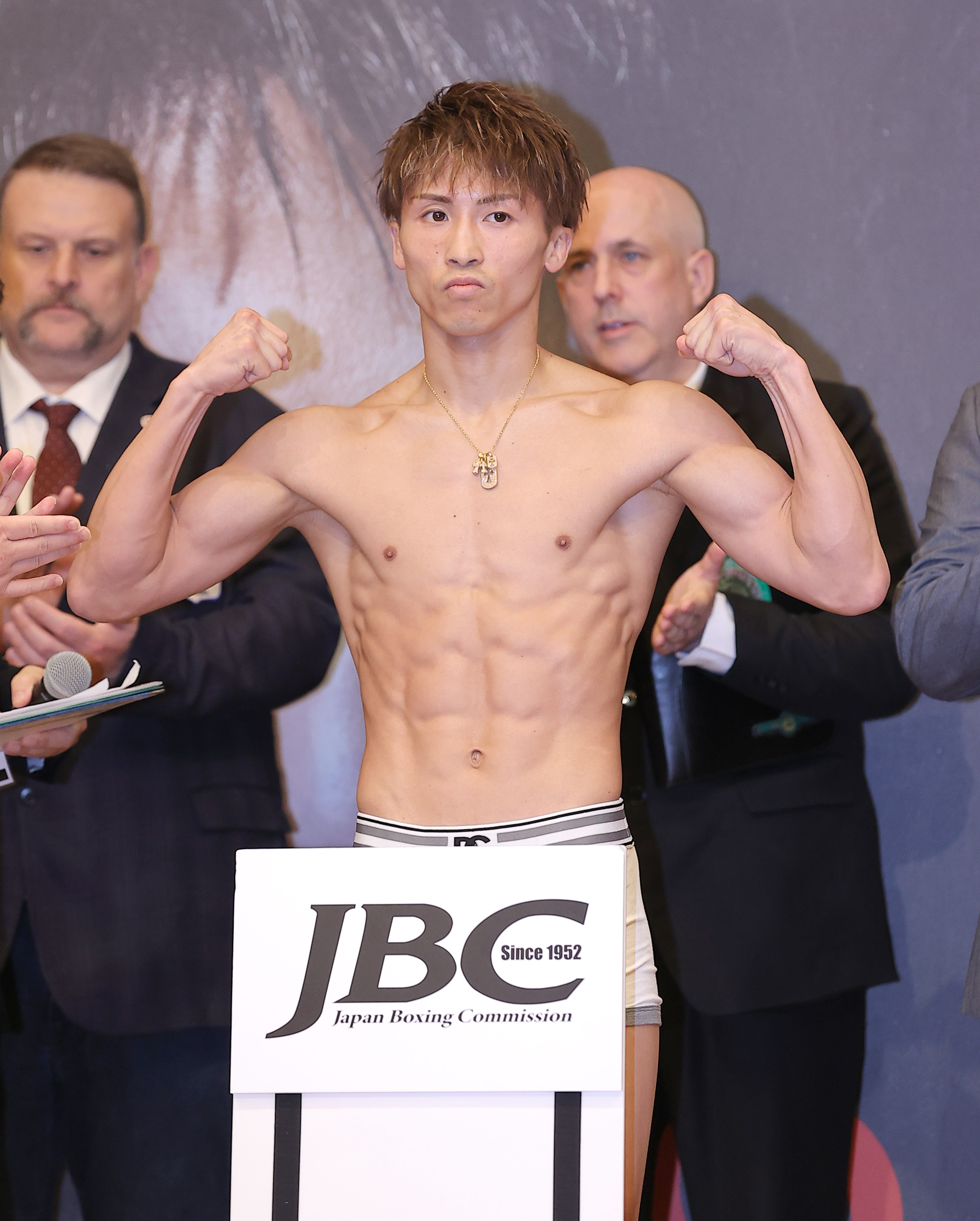 ボクシング井上尚弥が計量一発パス、大幅増量予想のドヘニー牽制「体重