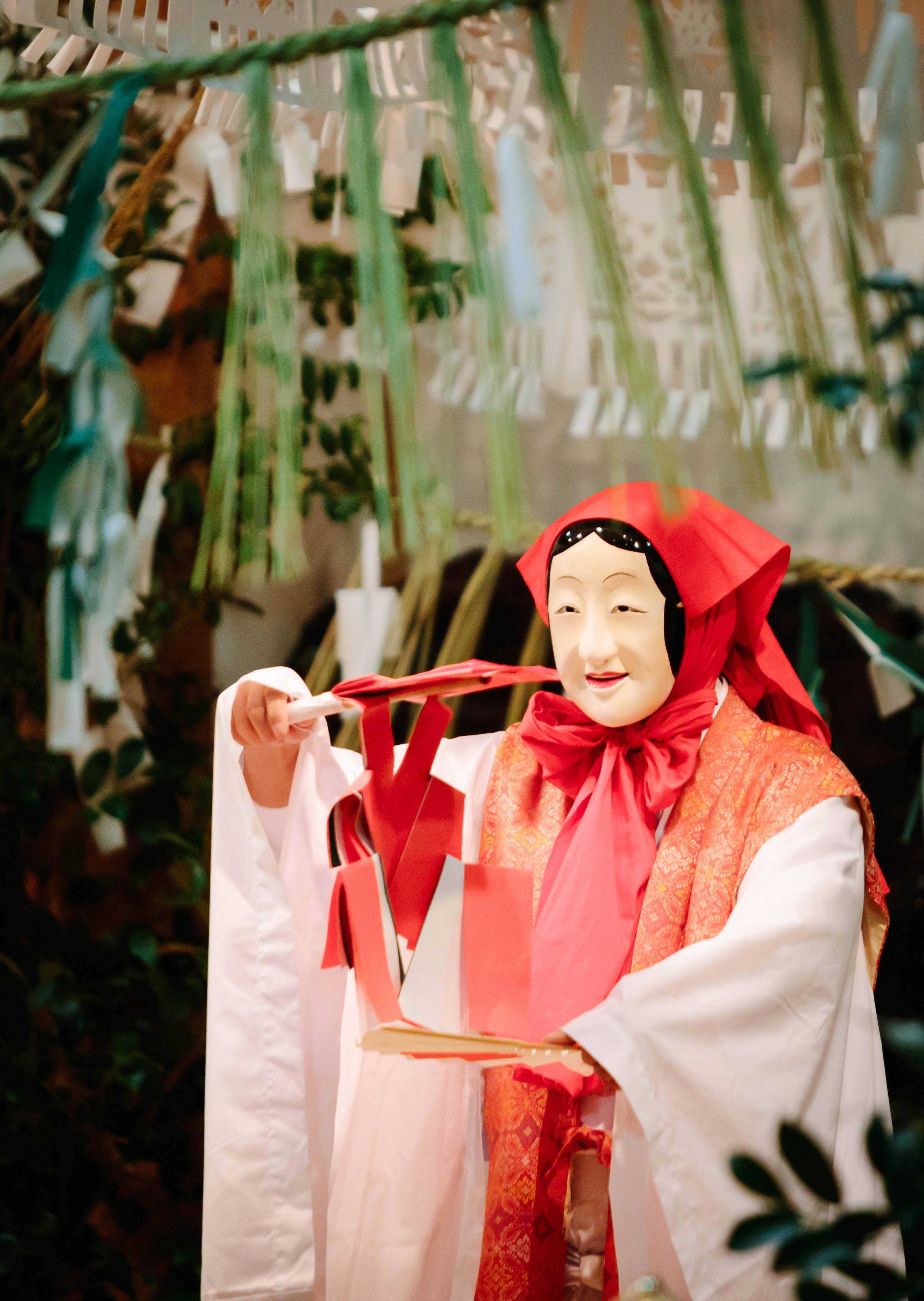 太陽神をまねたウズメの舞いこそが、神楽の始まり アーカイブ「神話の