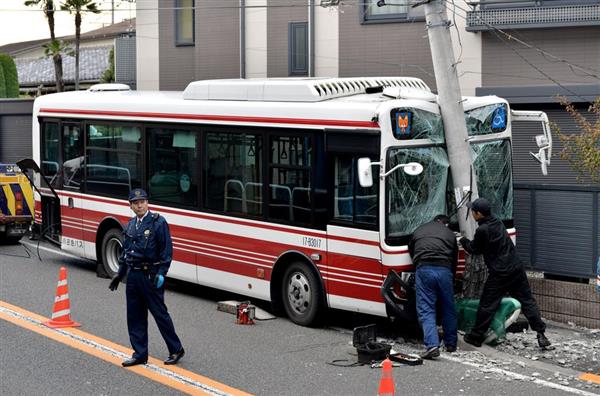 小田急バスが電柱に衝突 乗客ら１１人けが 東京 世田谷 産経ニュース