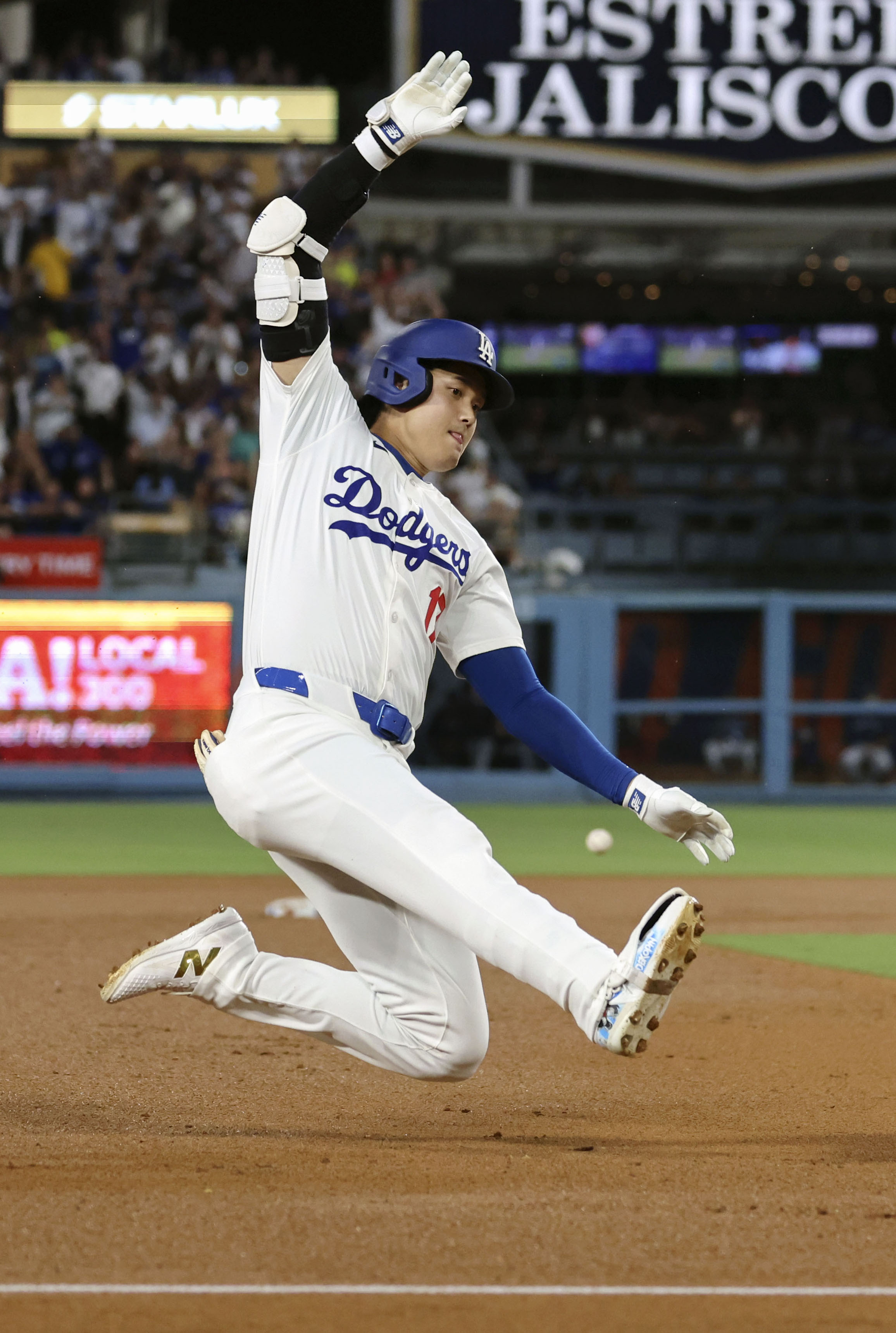 ドジャース大谷翔平「40本塁打、40盗塁」へあと1本塁打、2盗塁