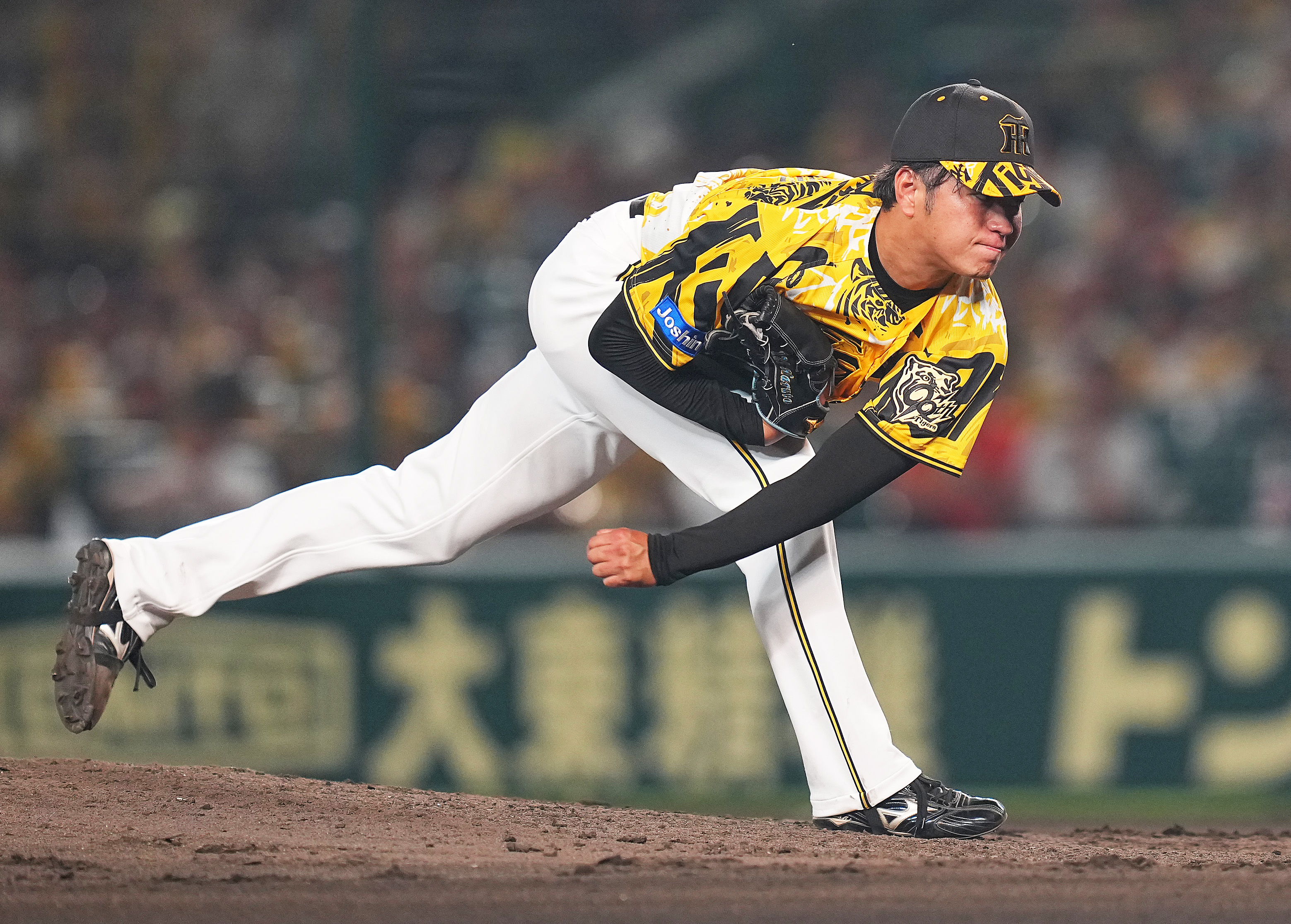 阪神タイガースユニホーム　高橋遥人 阪神・高橋遥人は悔しい6回3失点“巨人キラー”が無念の降板