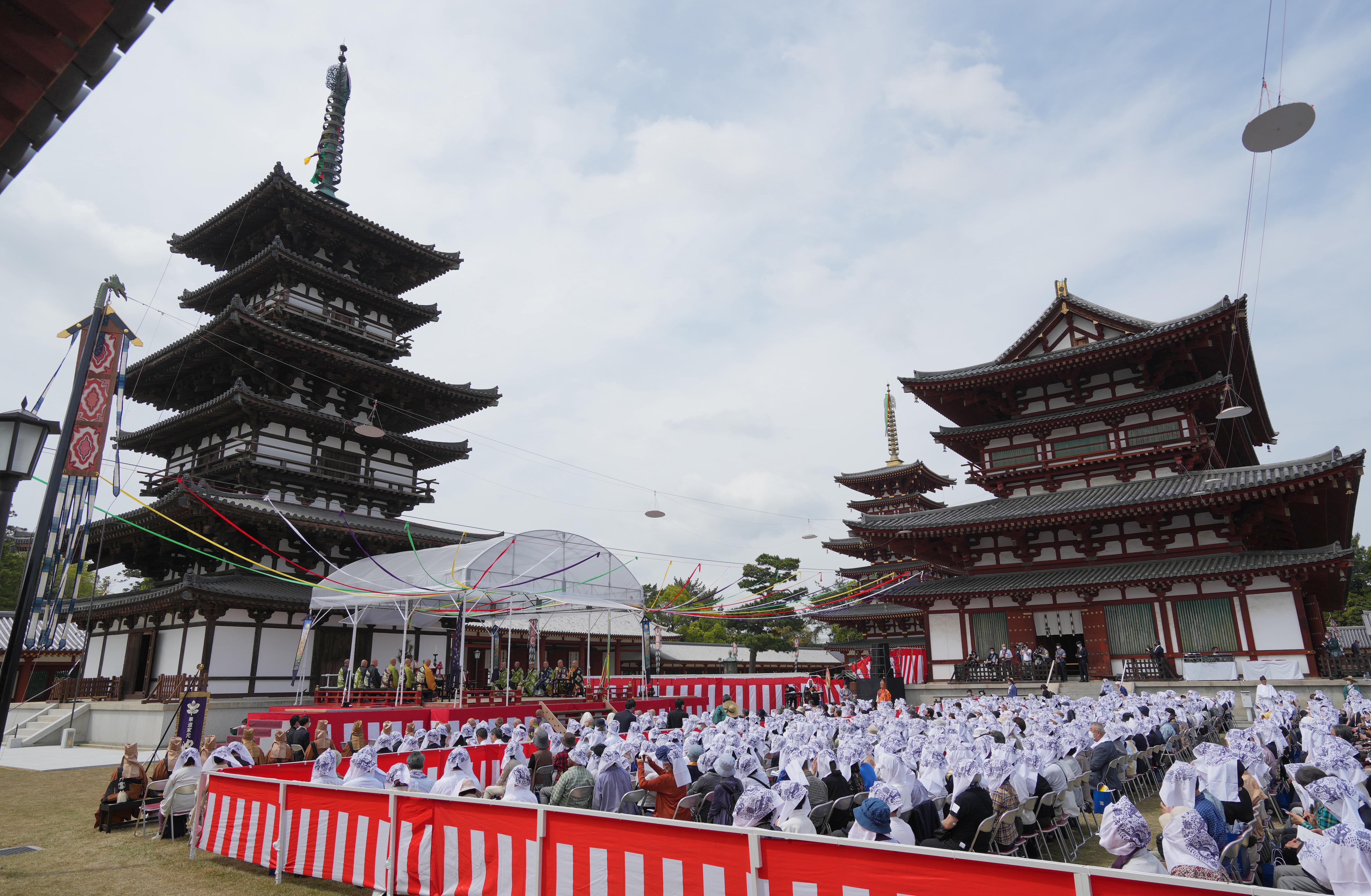 【動画】薬師寺東塔で落慶法要 釈迦の生涯伝える八相像よみがえる - 産経ニュース