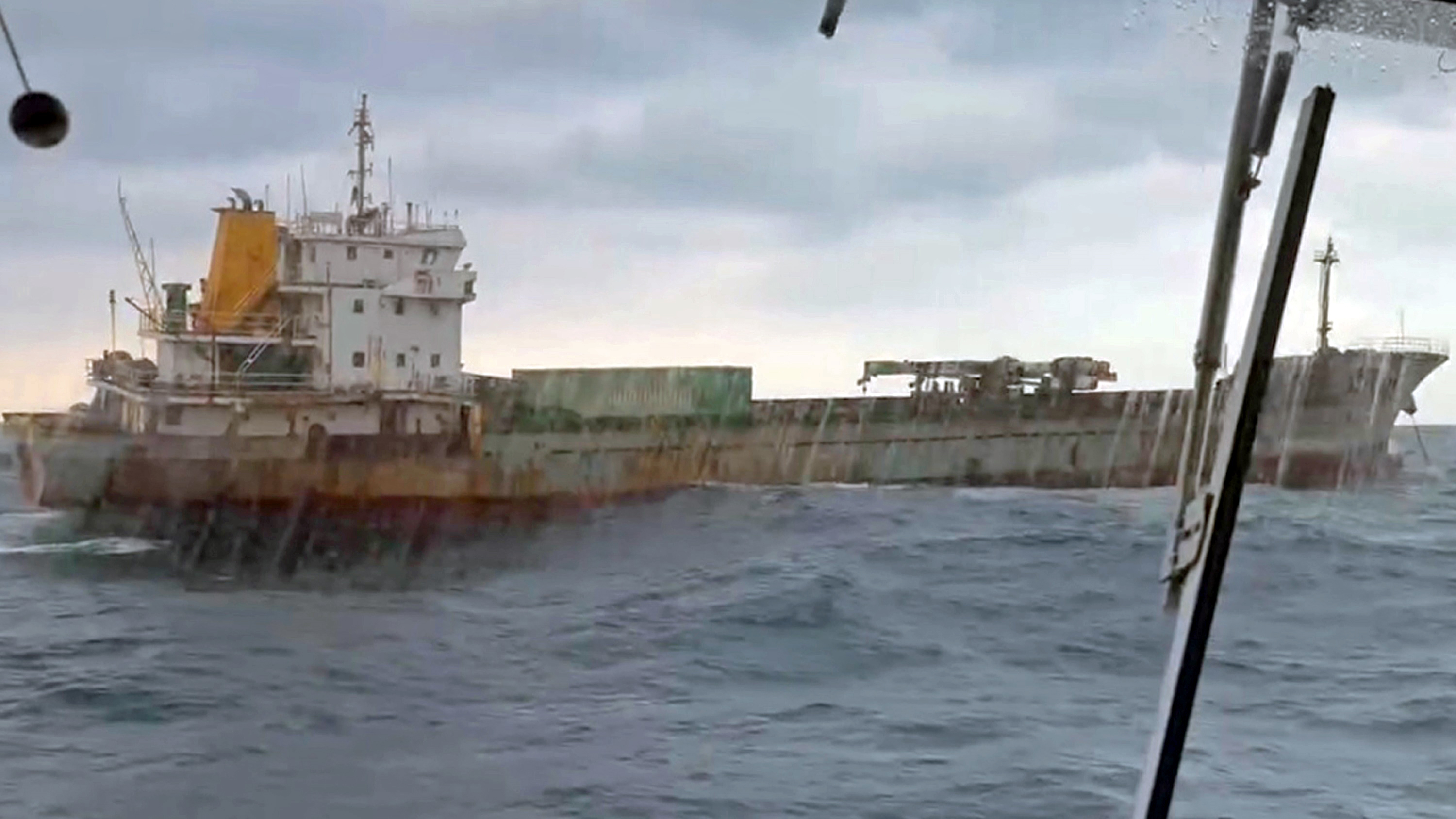 台湾で通信用海底ケーブル損傷 中国人7人乗る貨物船関与か、いかり