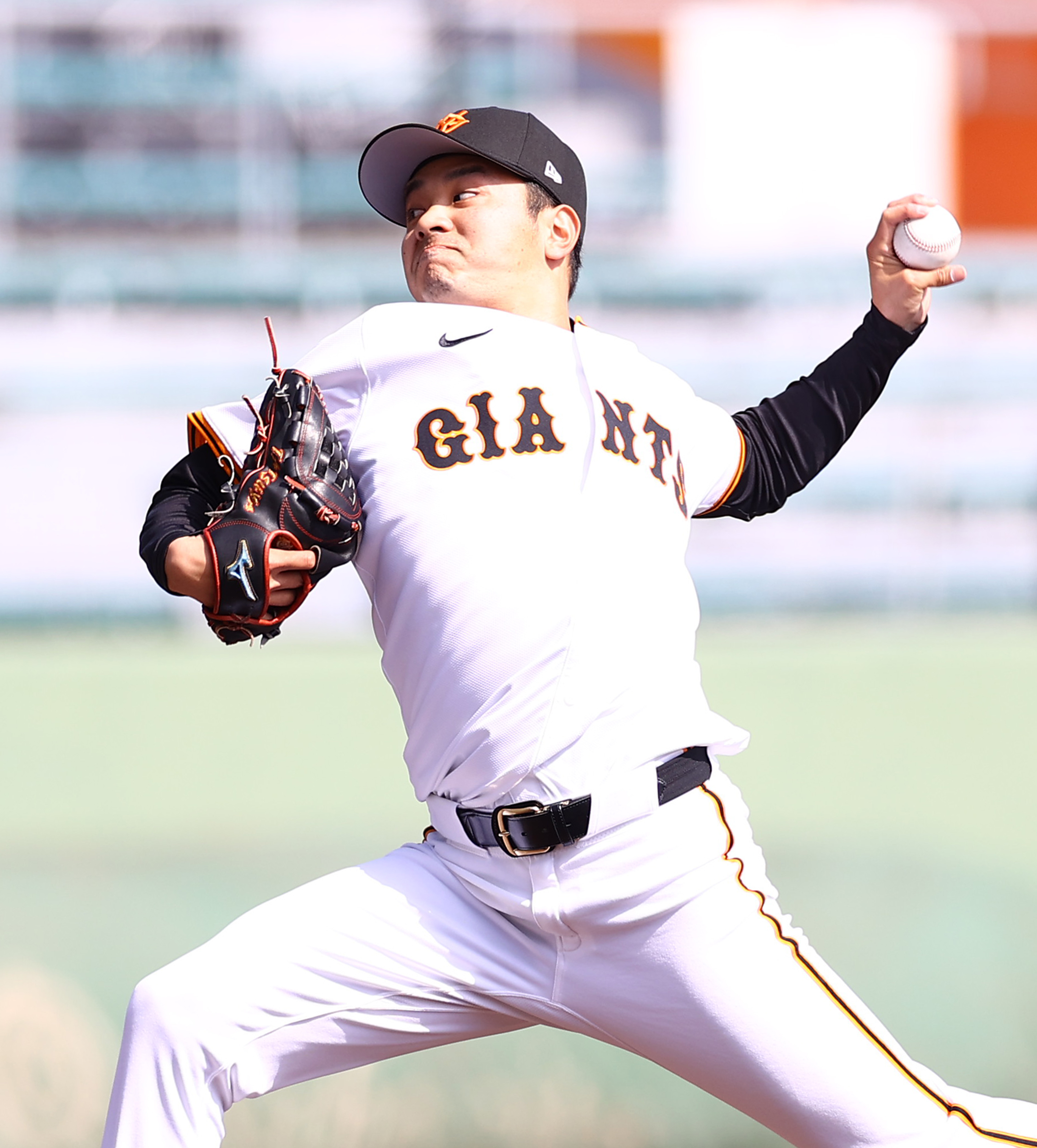 巨人・石川達也が危険球退場 広島・久保は担架で運ばれる - サンスポ