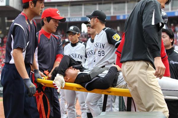 プロ野球】味方野手と交錯の阪神・俊介は右膝打撲 - 産経ニュース