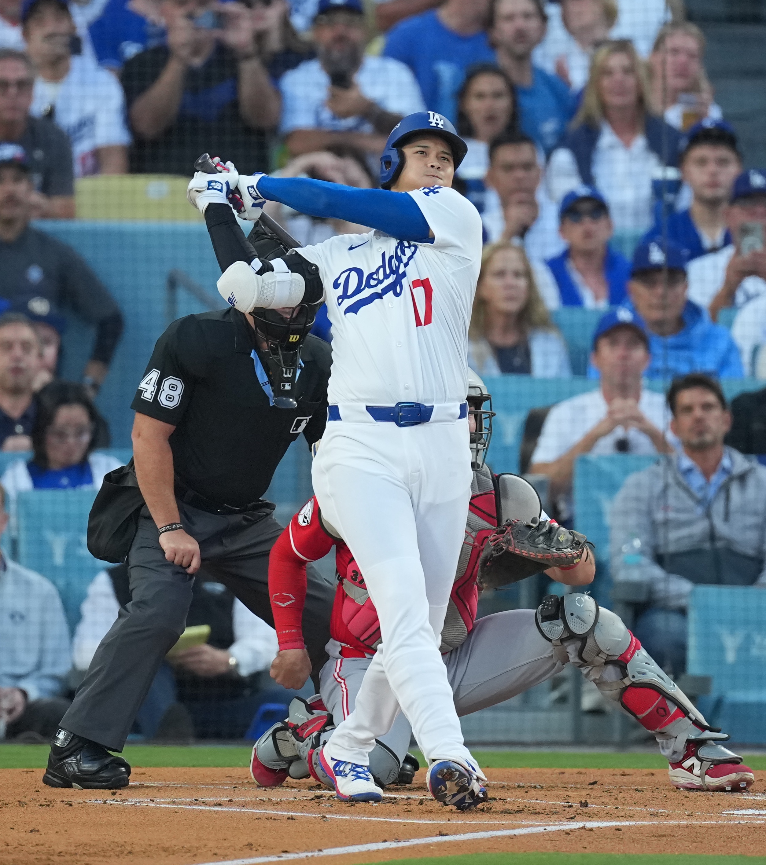 ドジャースの大谷翔平が先頭打者本塁打 レッズとのワイルド