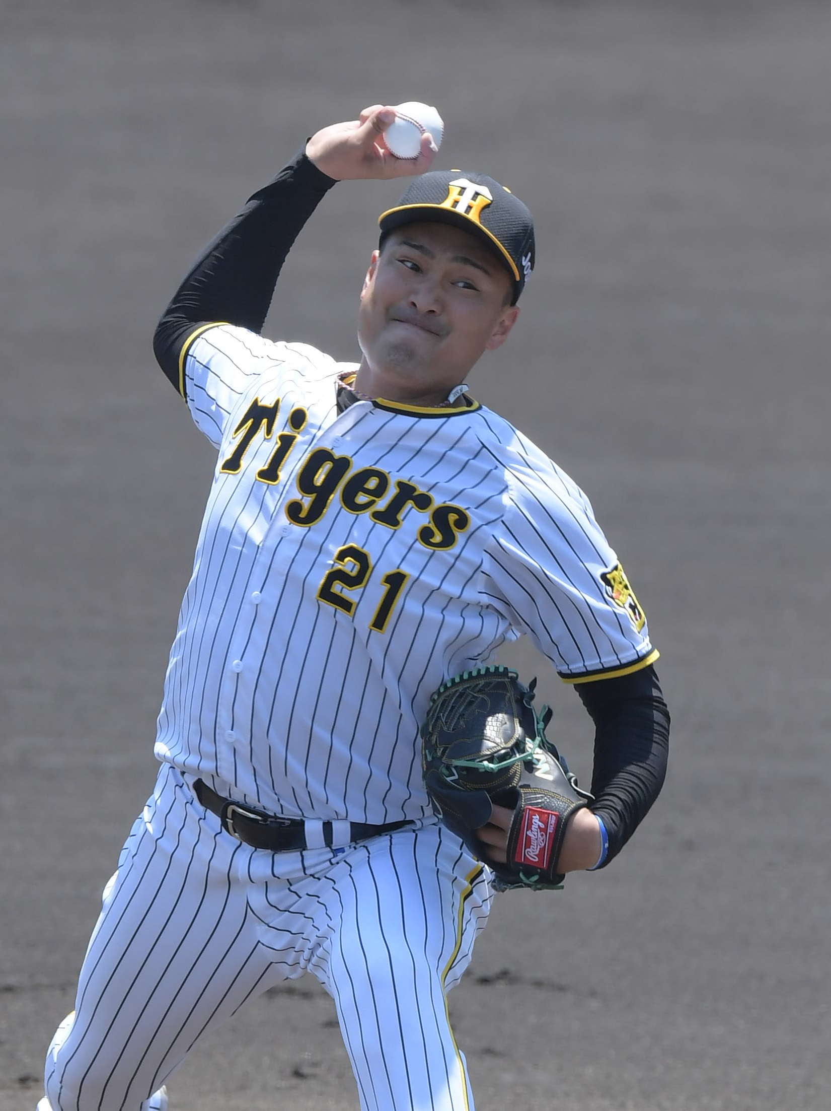 鳴尾浜通信 虎の未来のために 阪神 秋山拓巳が若手とバッテリーを組む理由 2 2ページ サンスポ