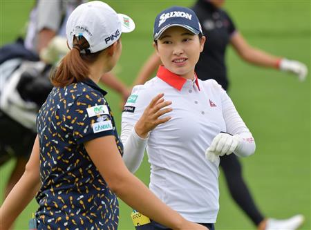 渋野と同組の小祝、７位発進！「すごく楽しい」／国内女子 - サンスポ