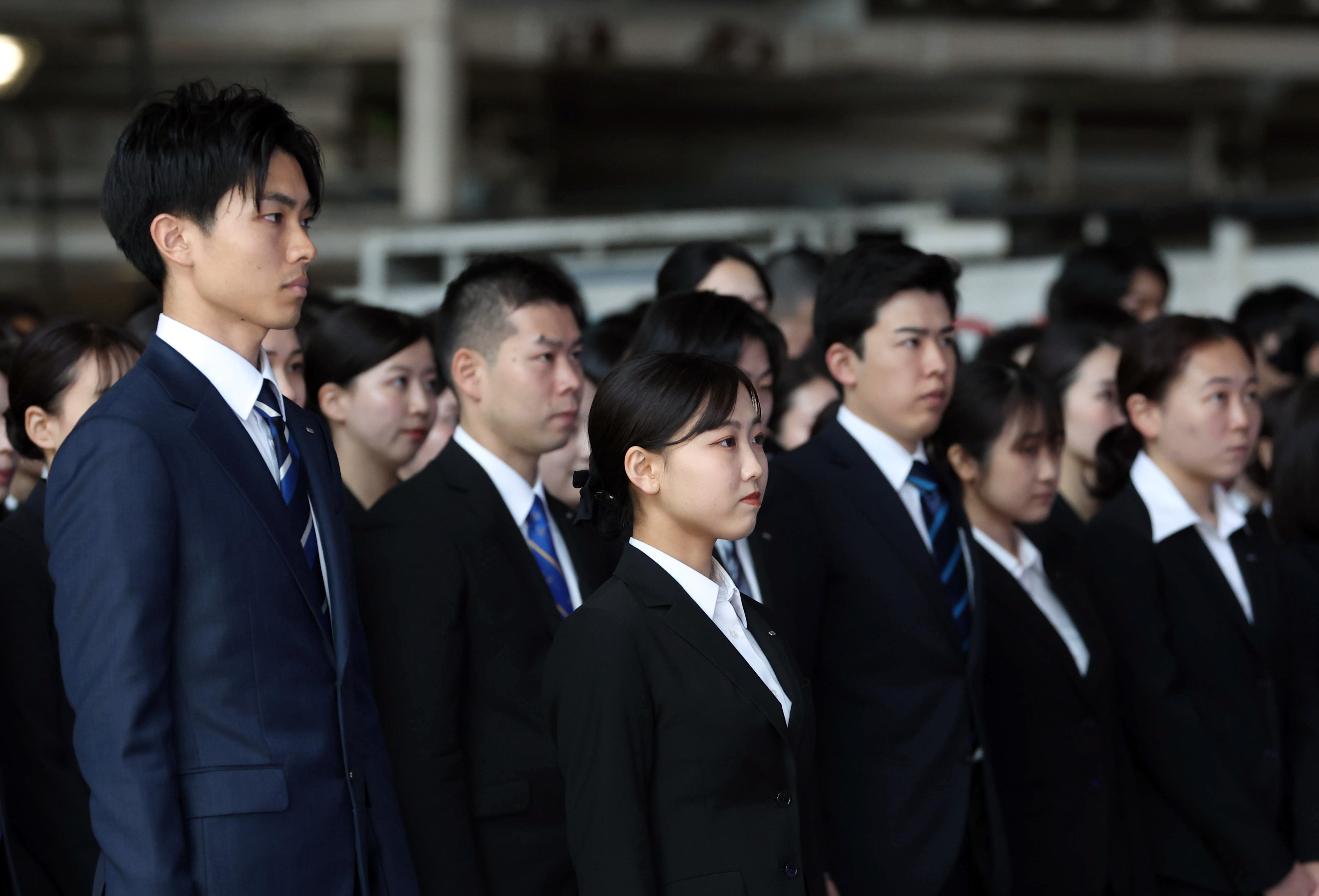 ANAホールディングスが格納庫で入社式 新人全員参加は5年ぶり