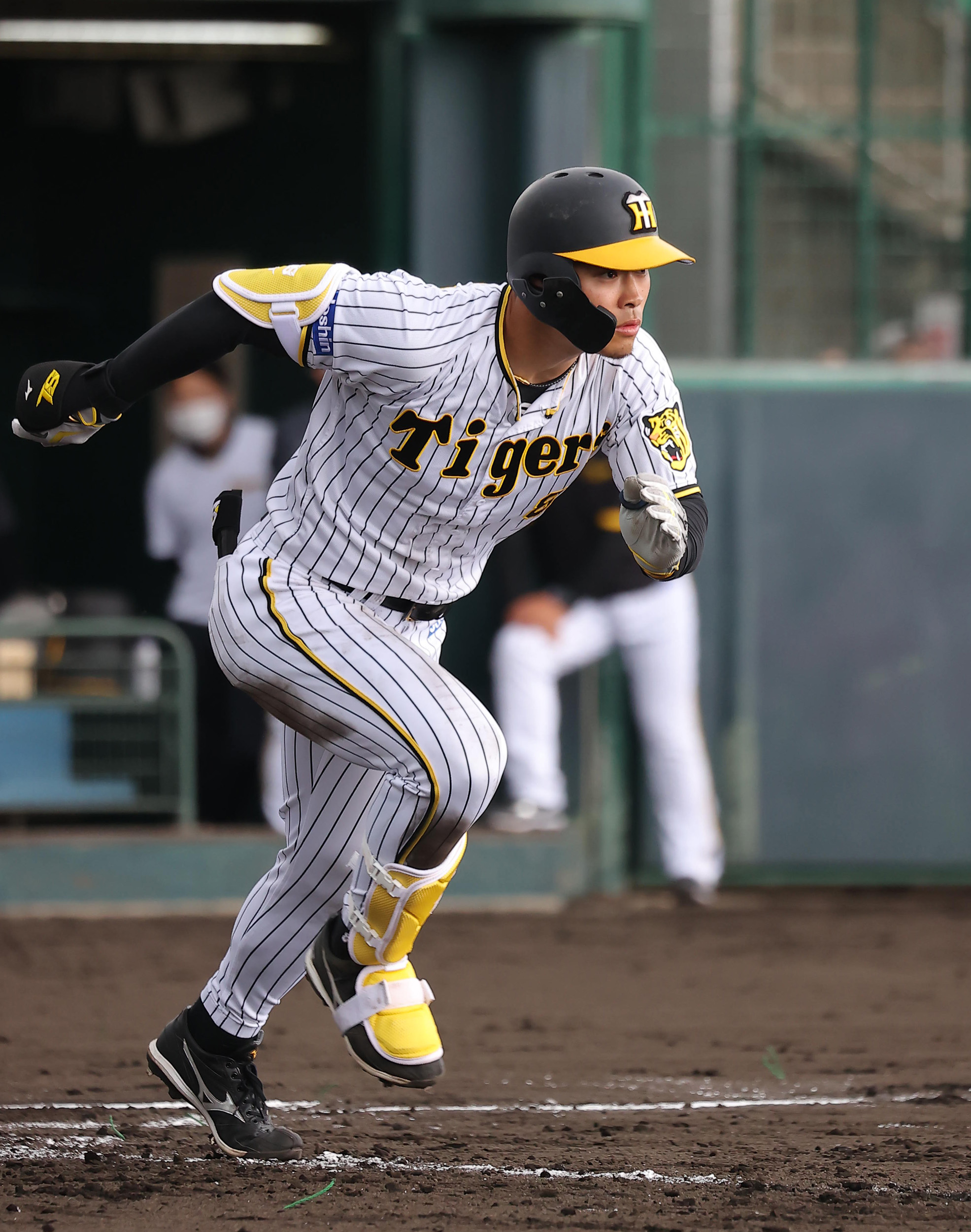 阪神タイガース 佐藤輝明選手 沖縄キャンプ限定モデル Amazon.co.jp: 阪神タイガース 佐藤輝明 2025年沖縄キャンプ限定