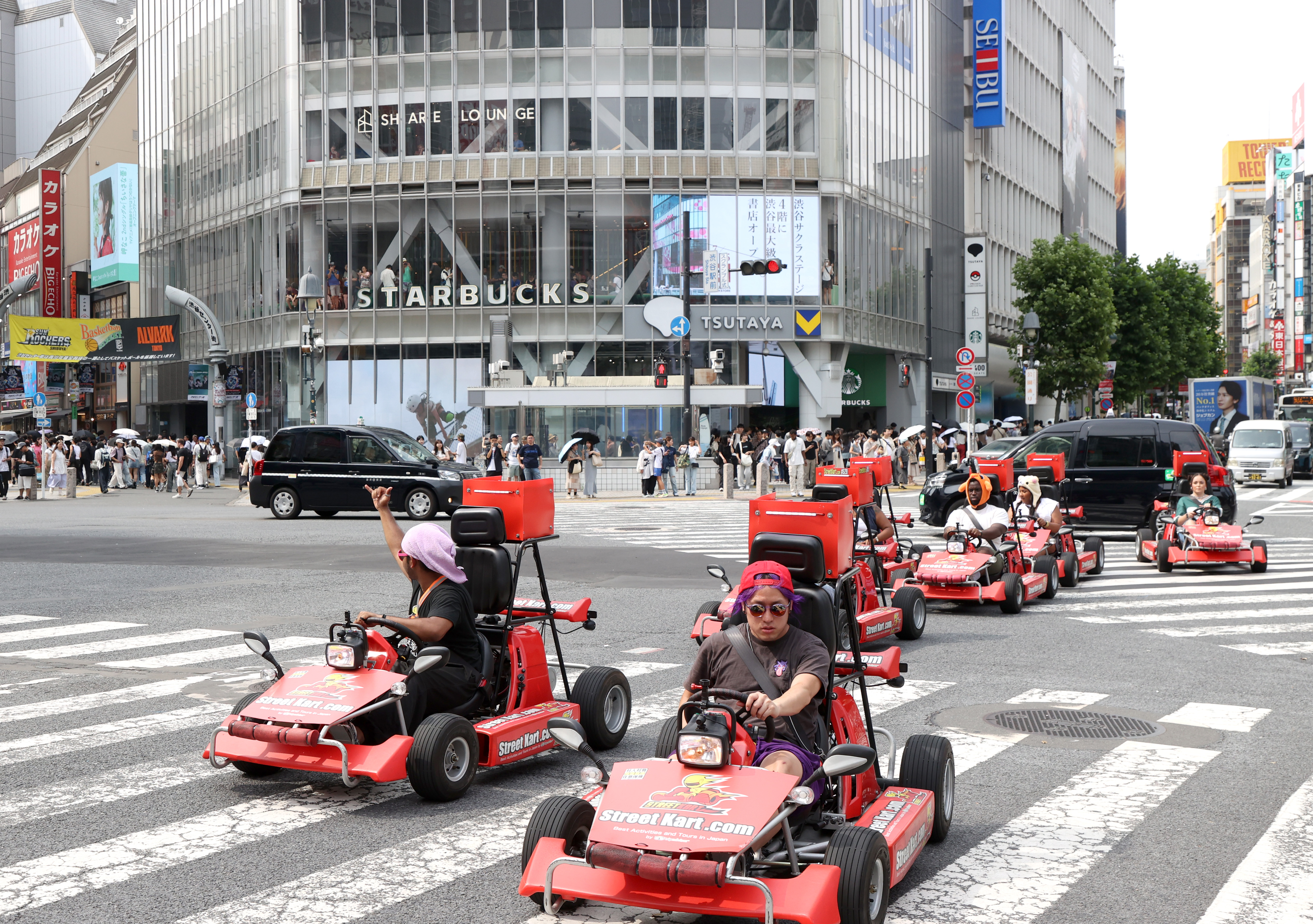 急増の外国人観光客に人気の公道カート 事故や苦情が増加 安全対策強化求める声も - 産経ニュース