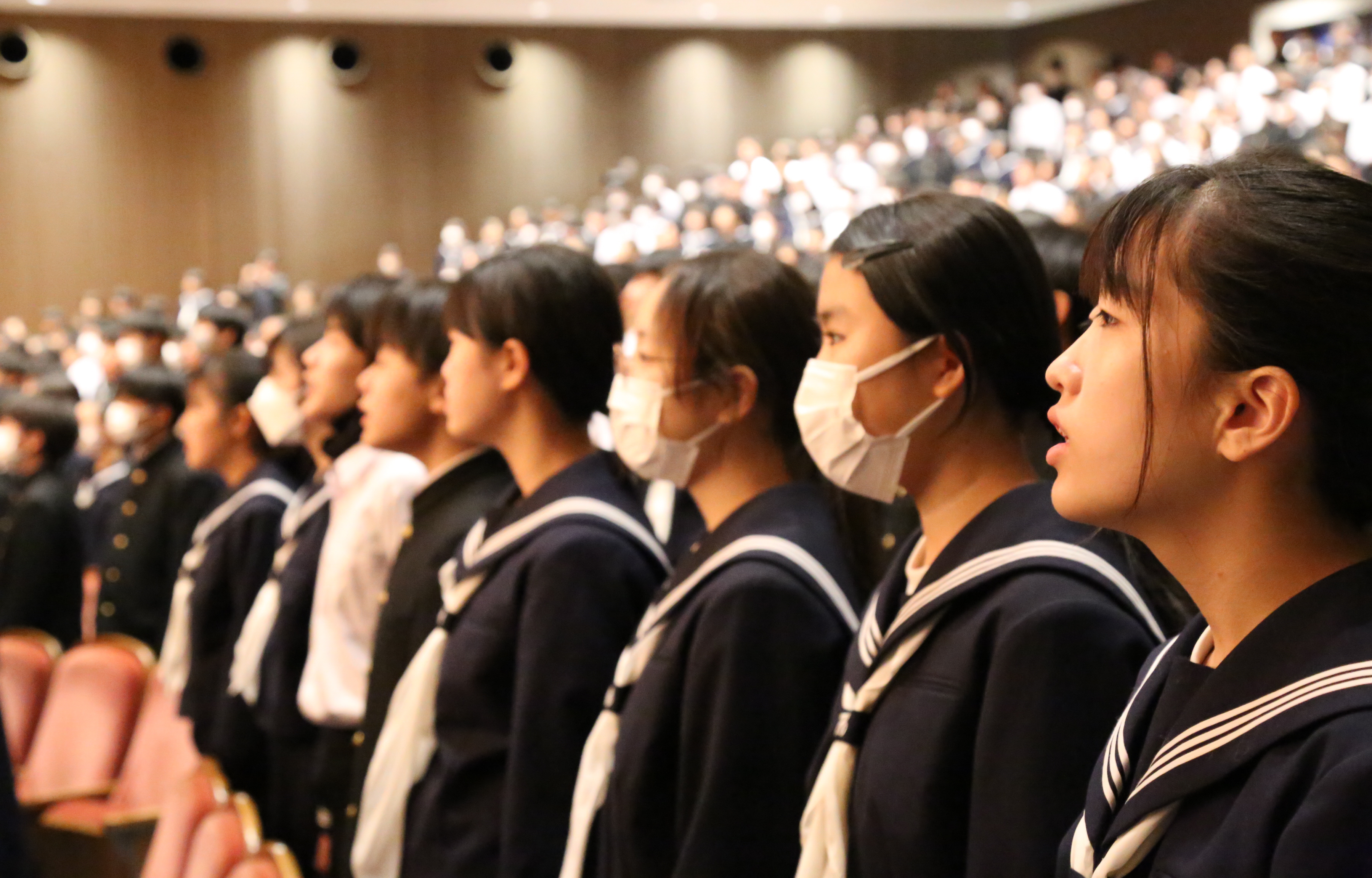 谷川俊太郎さん作詞の校歌を感謝込めて合唱 千葉・八千代の中学生900人