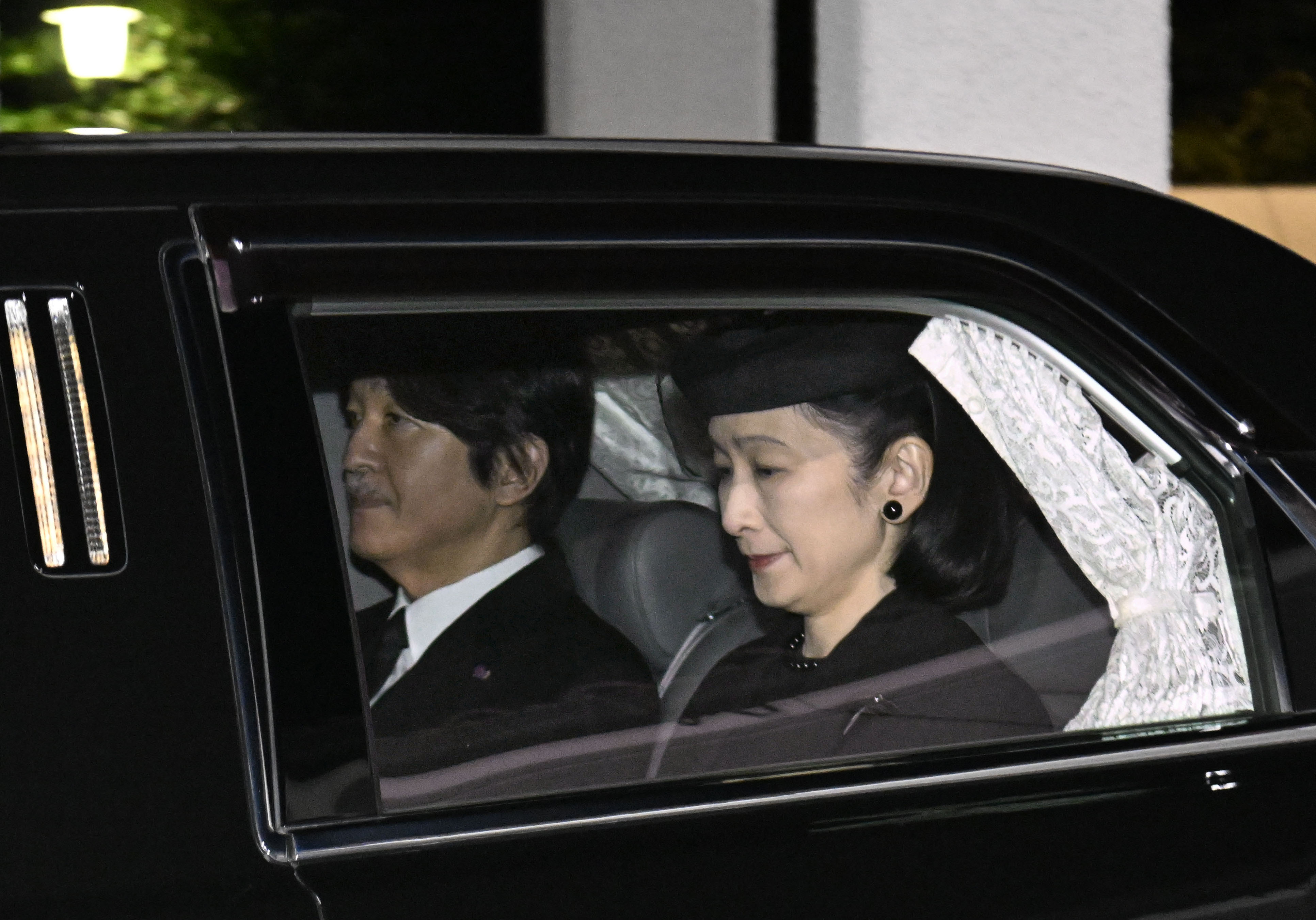 現在の天皇皇后両陛下の御成婚記念の扇 (山王氏子連合) ご成婚記念日を迎えられた天皇皇后両陛下 厳選写真28年プレー