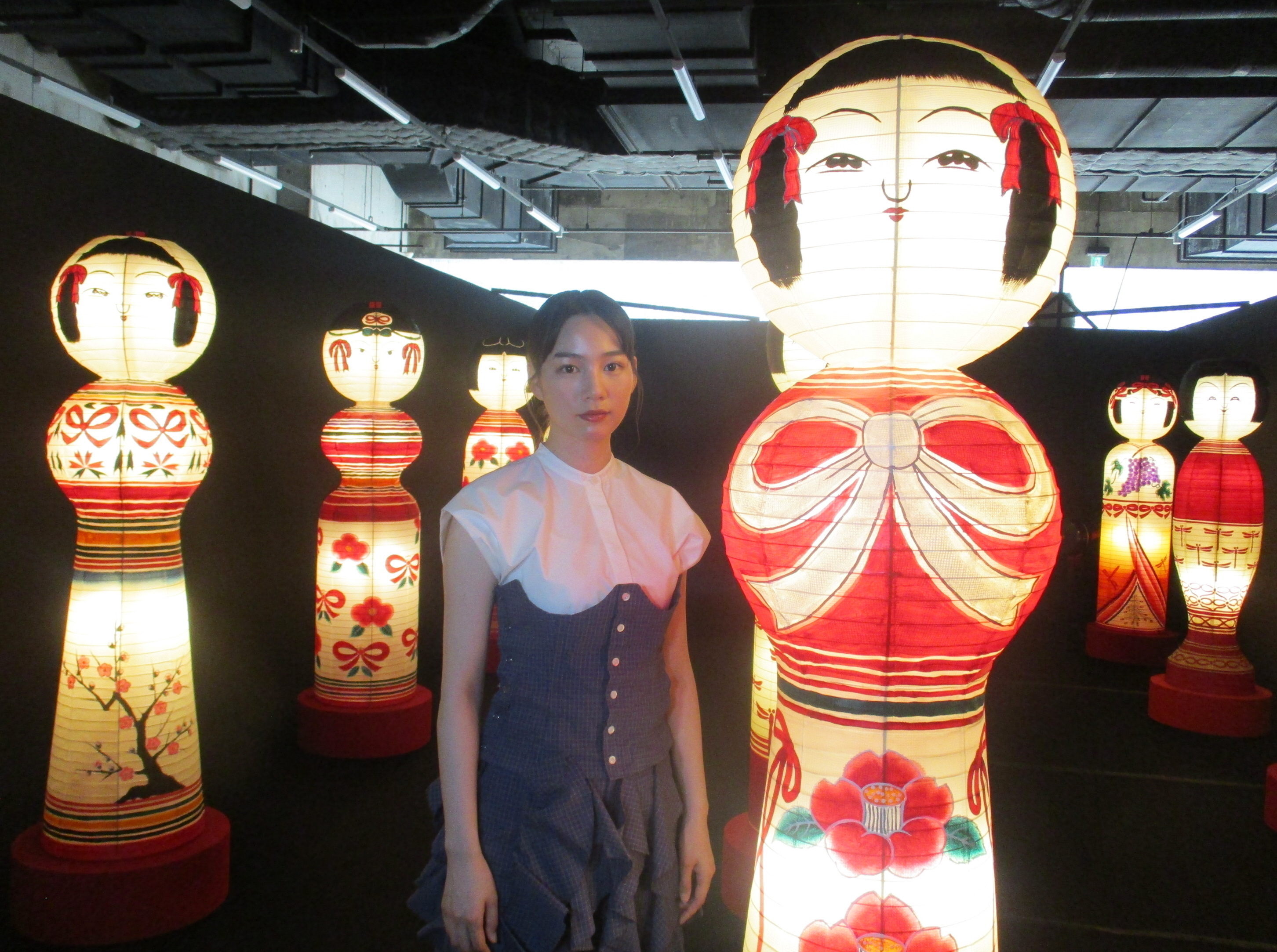 かわいくて不気味」共存 俳優のんさんが手がけるリボンアートの世界