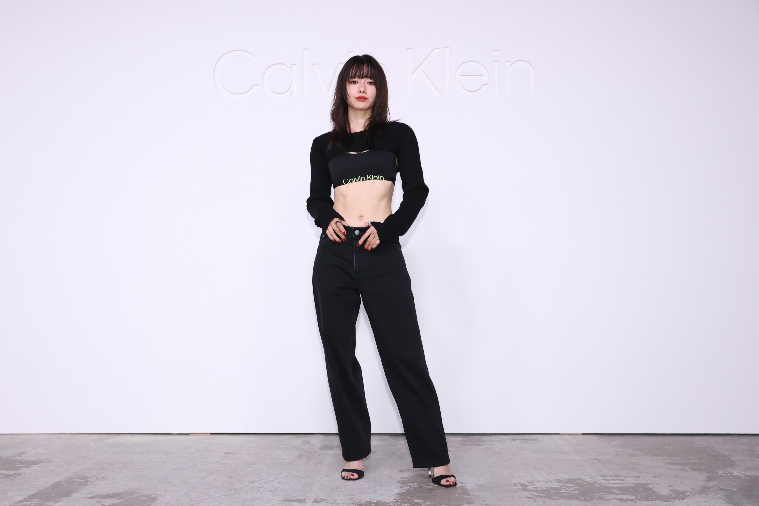 仲里依紗や山本舞香らが大胆衣装で美の競演「Ｃａｌｖｉｎ Ｋｌｅｉｎ 