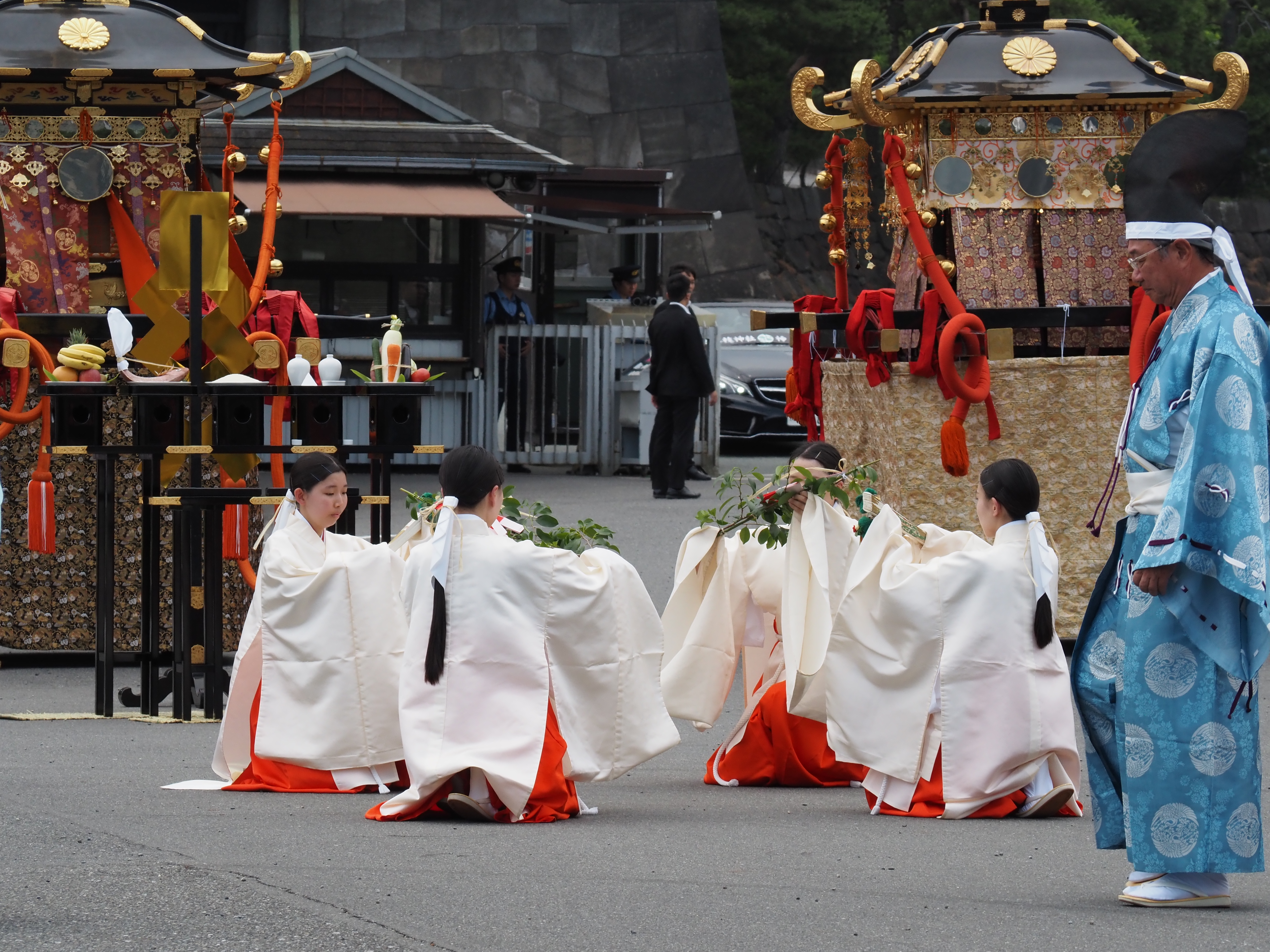 日枝神社の山王祭 2年に1度の特に壮麗な「神幸祭」、都心を練り歩く