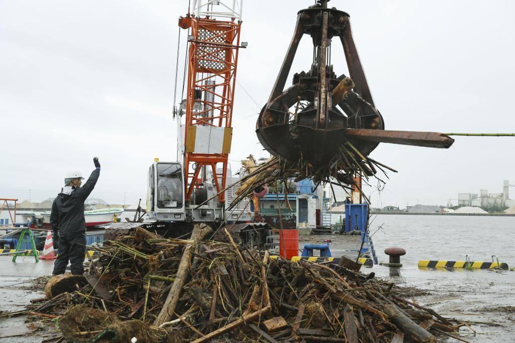 九州豪雨で流木が沿岸を大量漂流 熊本県などノリ漁への影響懸念 産経ニュース