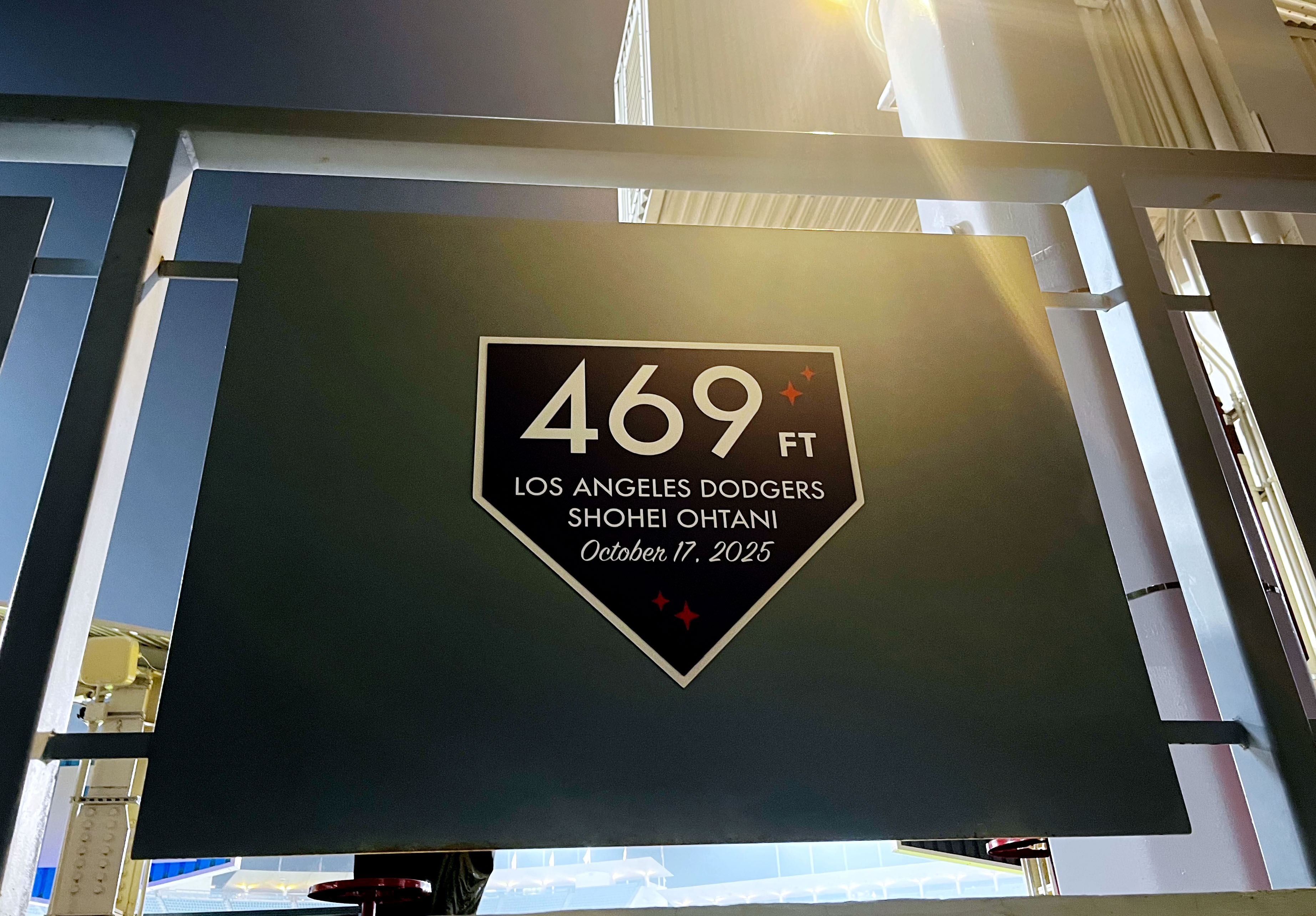 MLB】大谷翔平の「場外弾」認定 ドジャースタジアムに記念プレート設置