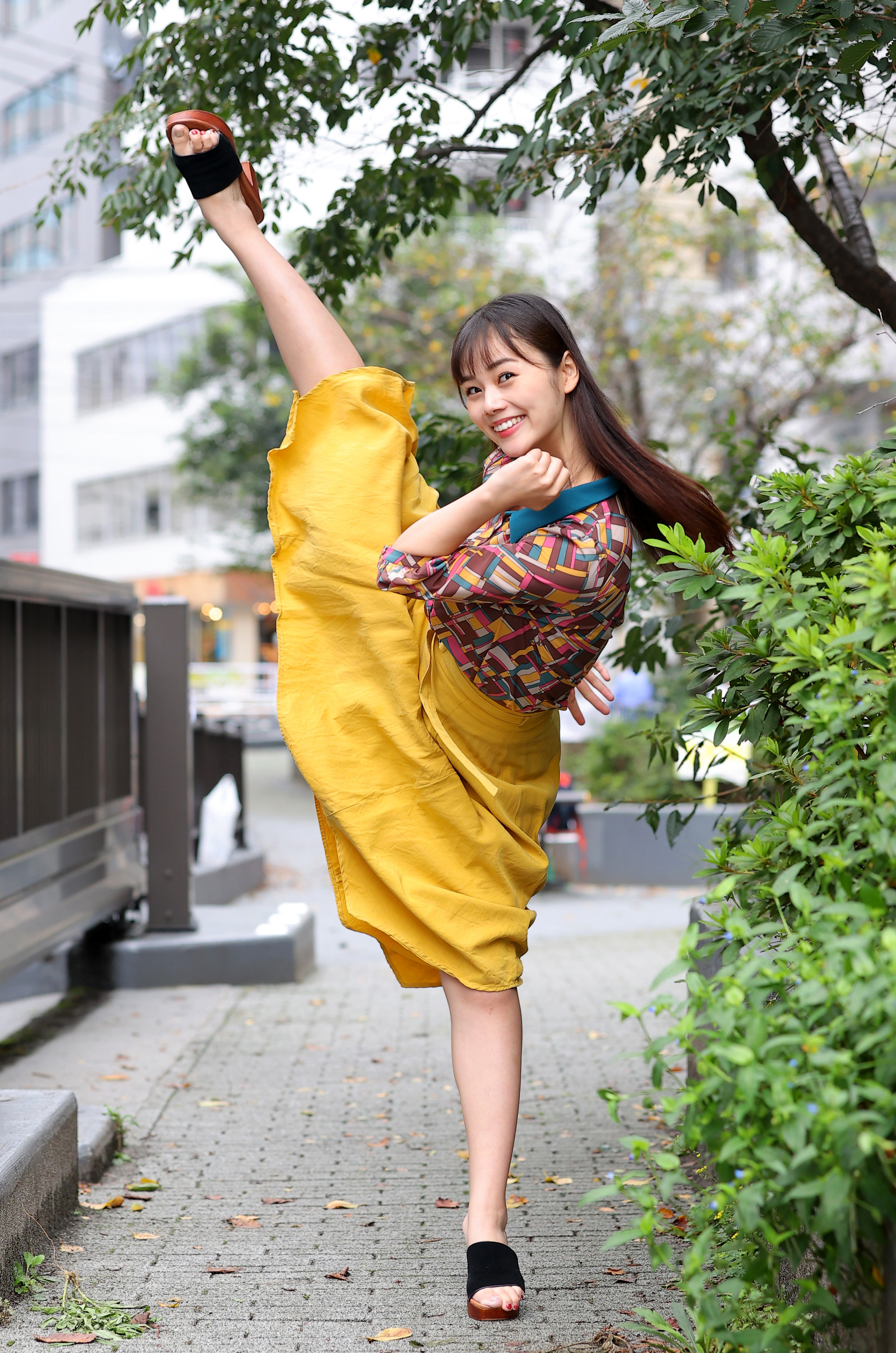 ツキイチ 長野じゅりあ 大谷選手に負けじ 女優 看護師 空手家 三刀流２５歳 サンスポ