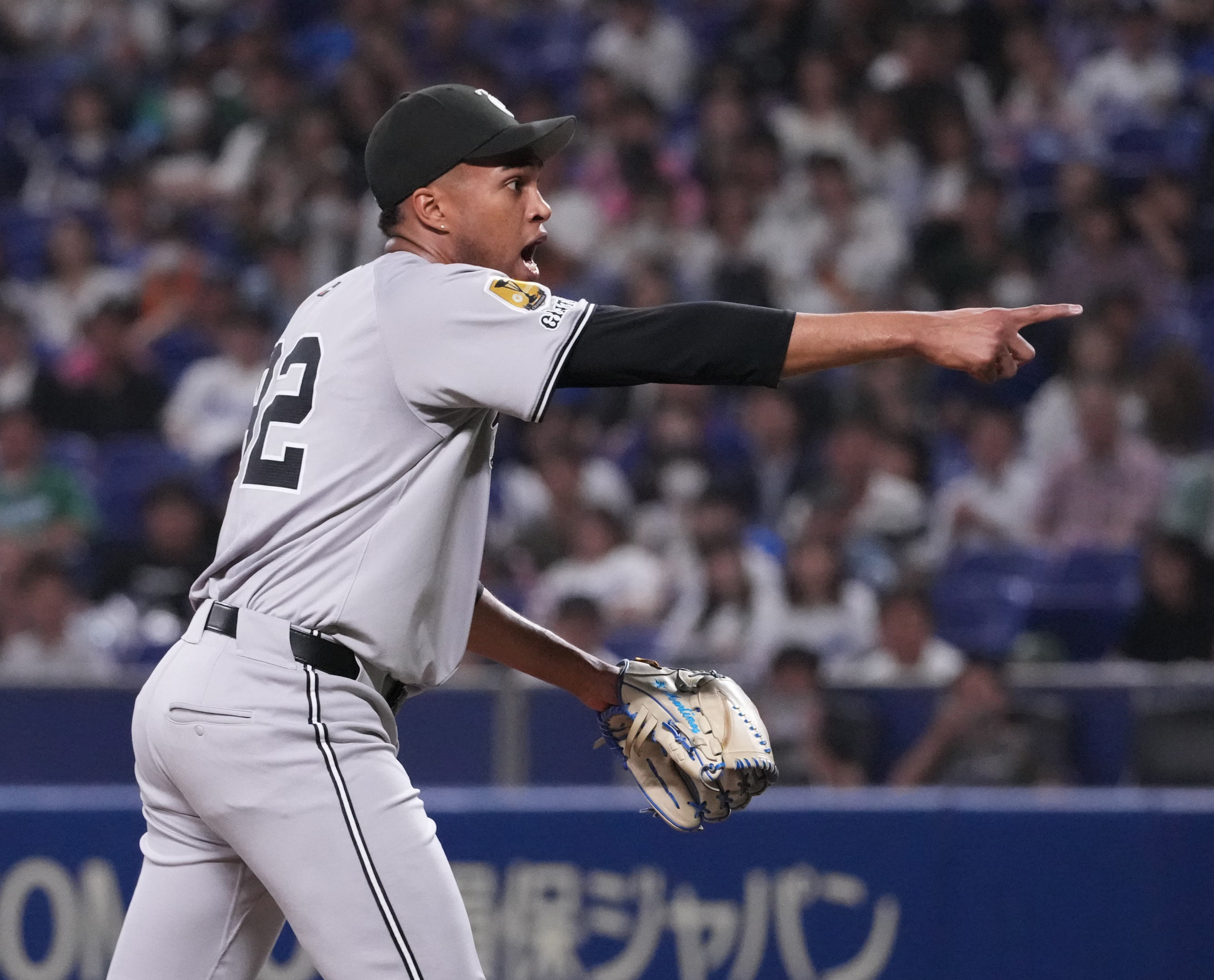 巨人 マルティネス 直筆NPB球 - メルカリ