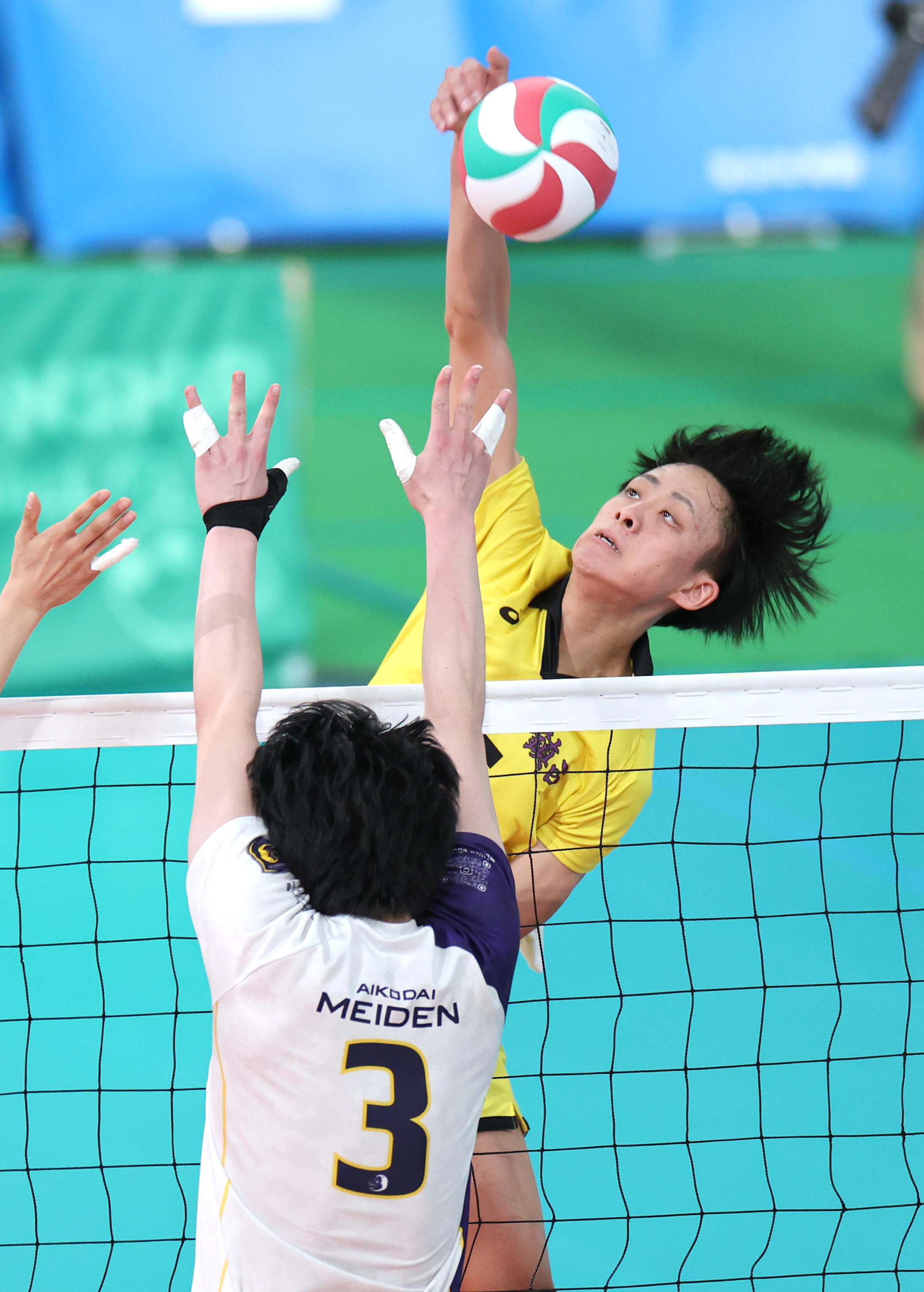 春高バレー】〝代々木の魔物〟に勝った！鎮西・岩下将大「これが春高