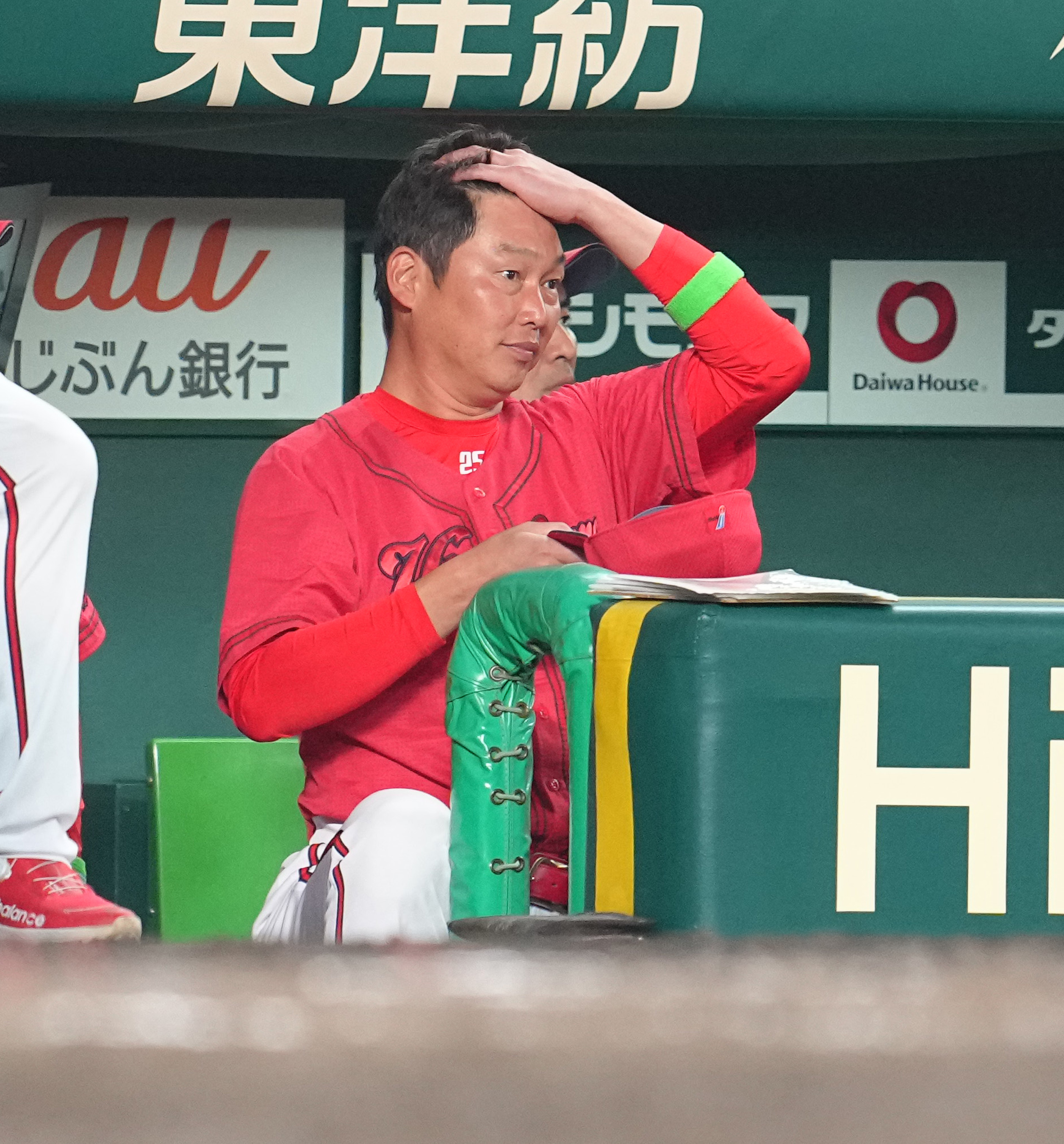 広島・新井監督、「お祭り忍者」不発逆転負け　村上攻略へ左打者７人起用も…