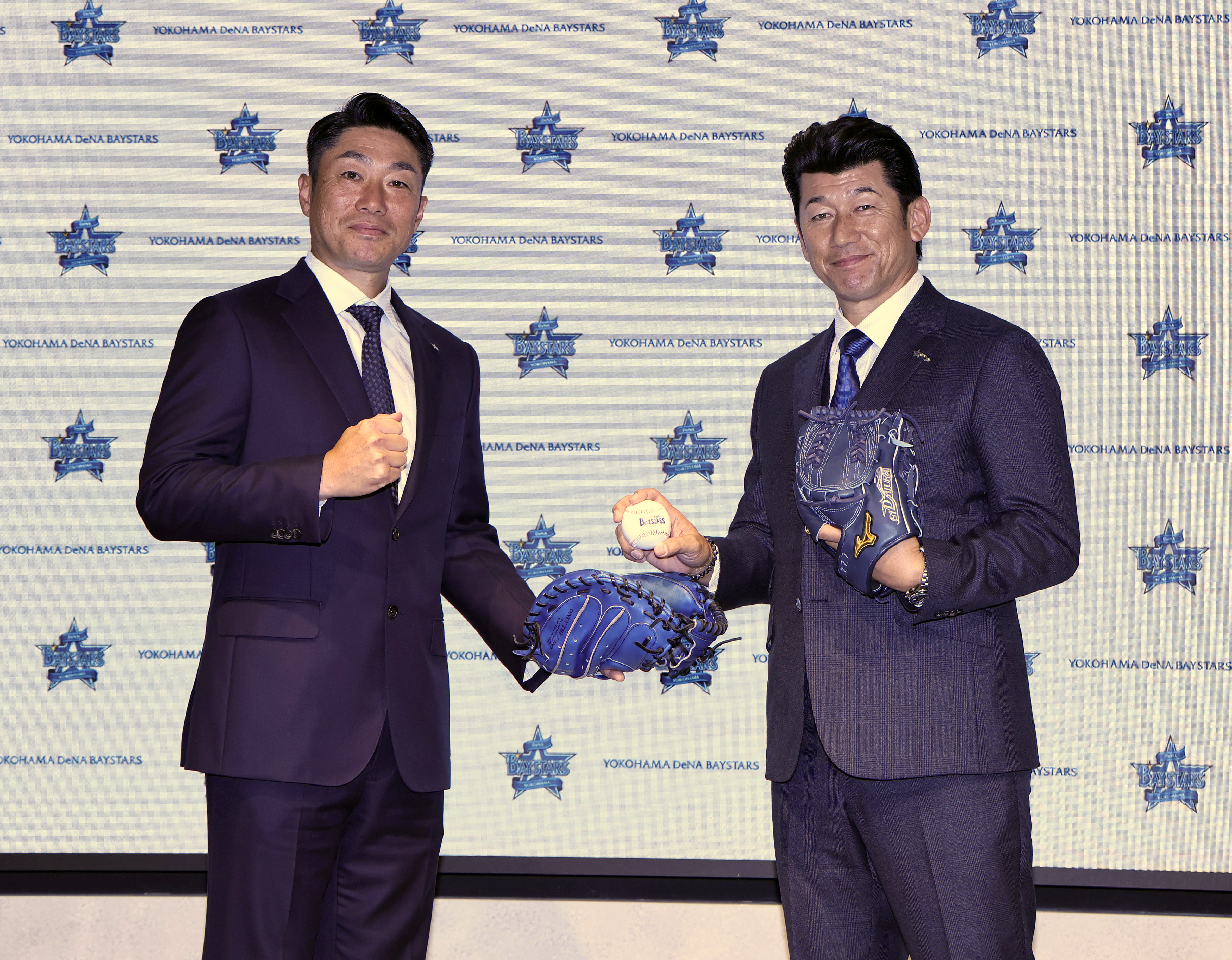 DeNA・相川新監督が所信表明「全身に血が駆け巡るような思い」 背番号