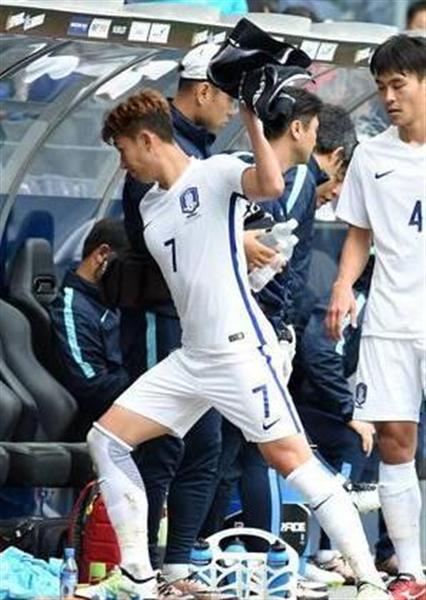 スポーツ異聞 サッカー韓国代表がスペイン無敵艦隊に１ ６で撃沈 国民 メディアは手のひら返しで猛バッシングを始めたが 1 3ページ 産経ニュース