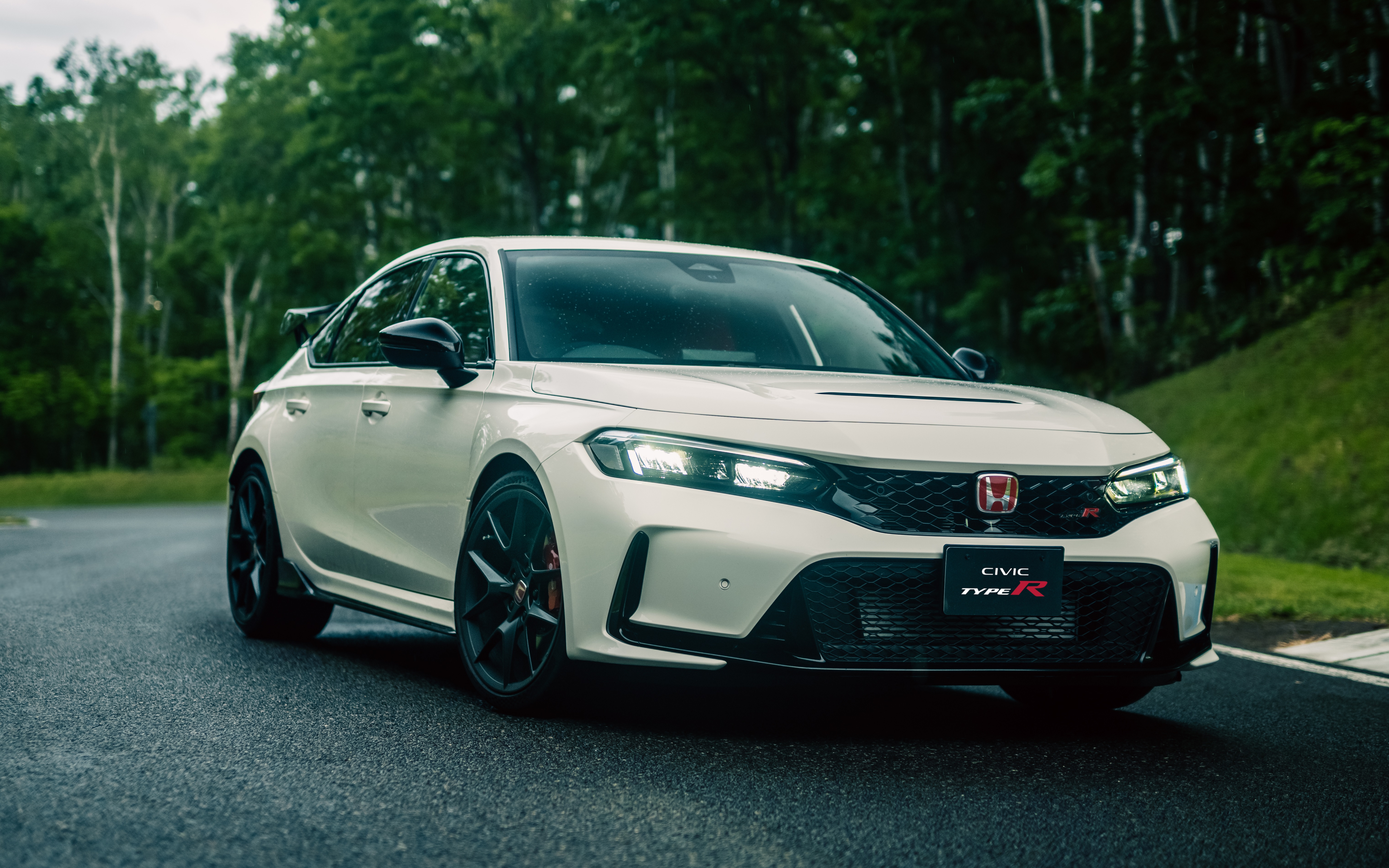 シビック「TYPE R」ついに初公開！ ネットは「歴代No．1の
