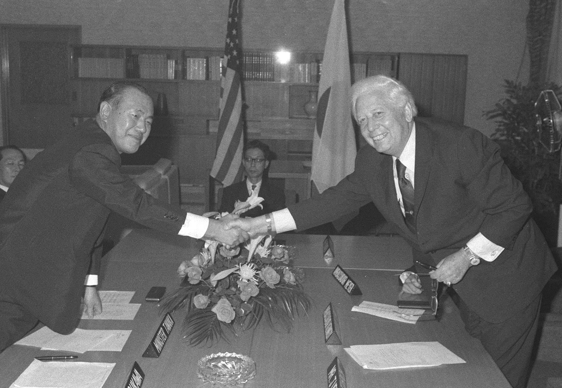 日米繊維交渉合意５０年 貿易摩擦の起点 沖縄返還絡み政治問題化 