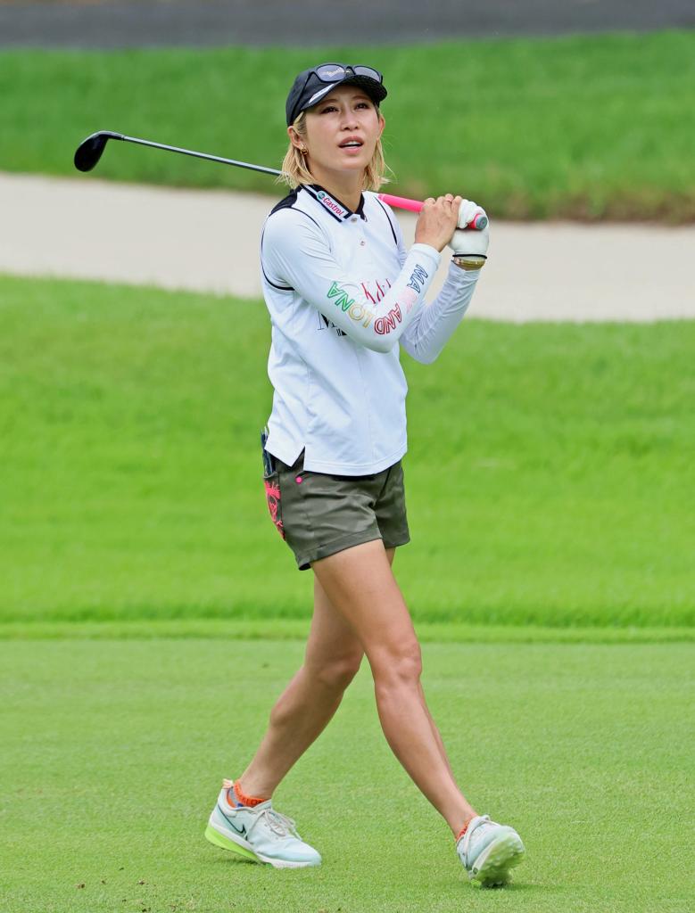 [貴重・美品]　金田久美子プロ使用球　ゴルフボール ボール契約フリーの金田久美子が『TOUR B XS』ボールで11年ぶり