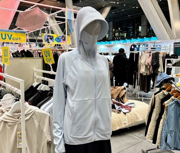 ワークマン、UVカット「不審者パーカー」が好評 2026年は12万点販売