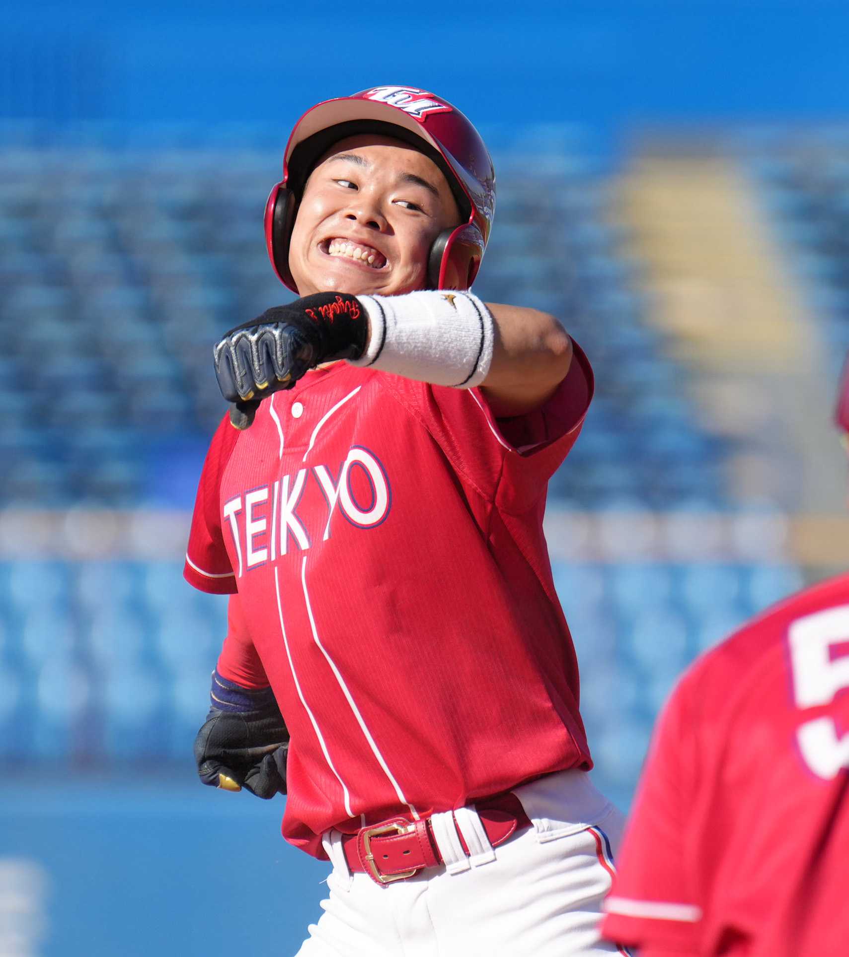 帝京第三高校 選手権出場記念 厚手ピステ 上下セット Oサイズ 帝京第三高校 選手権出場記念 厚手ピステ 上下セット Oサイズ 帝京第三