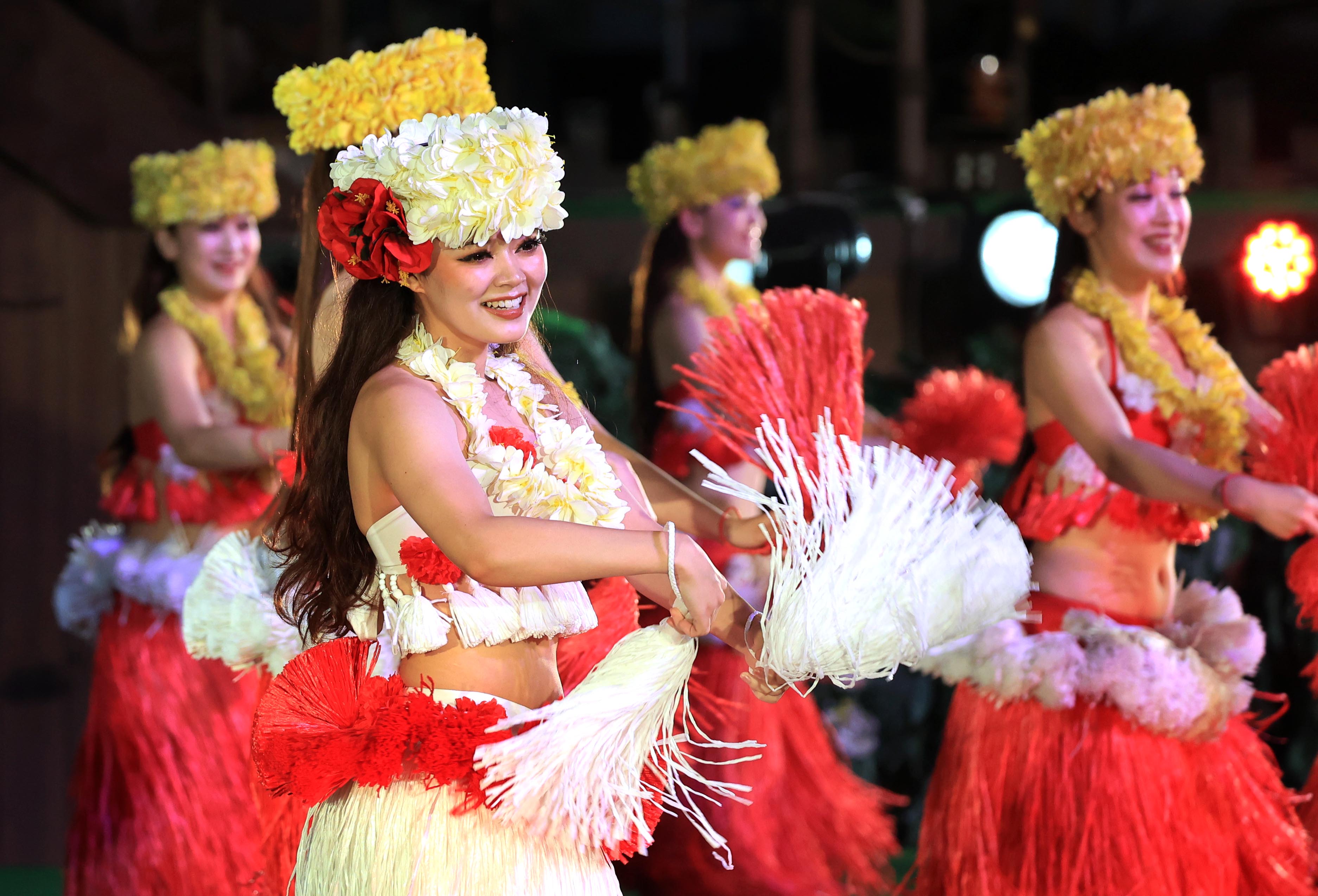 動画】憧れの白い衣装をまといフラガール躍動 福島・大熊町出身の