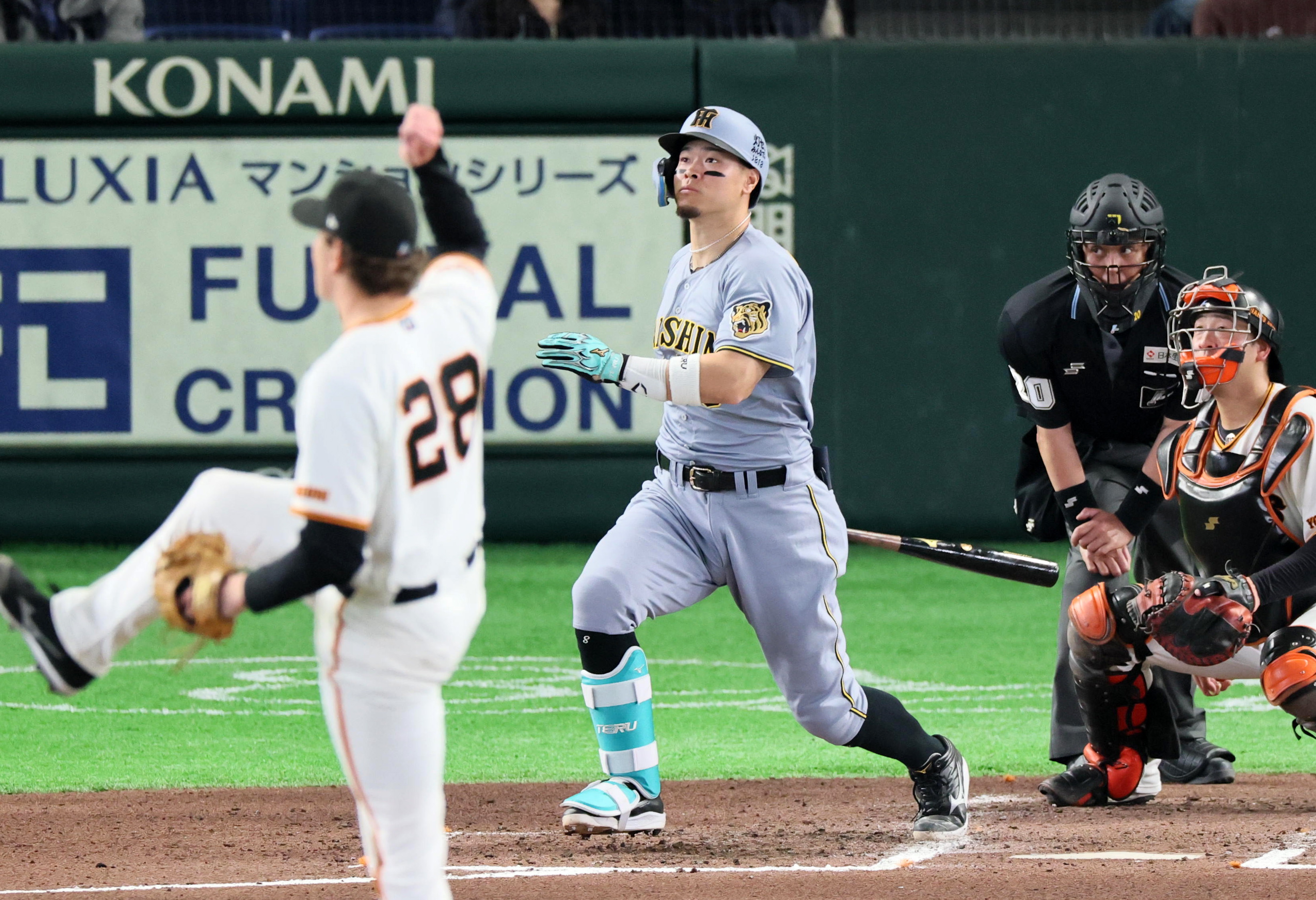 阪神・佐藤輝明、今季初安打は右翼への二塁打！ 開幕7打席目で快音