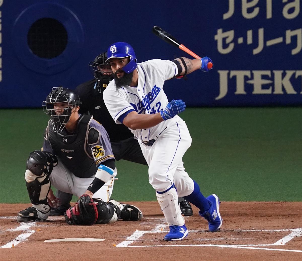 中日・アルモンテ、21戦連続安打も途中交代 与田監督「筋肉が切れたとかという雰囲気ではなかった」 - サンスポ