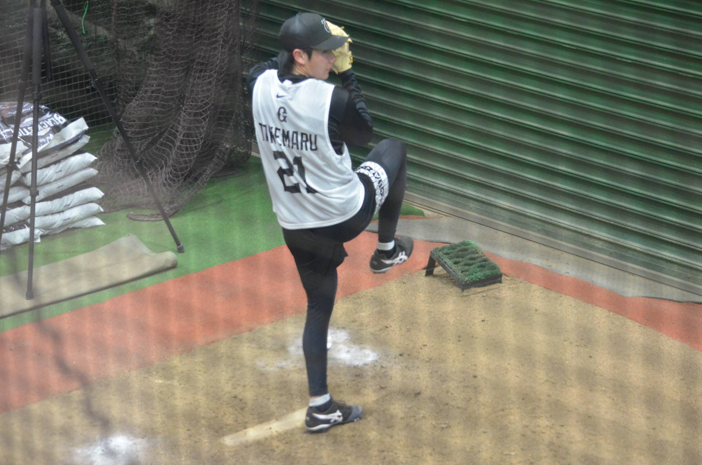 巨人のD1位・竹丸和幸、本格投球解禁22球「久々だったので、捕手が座っ 