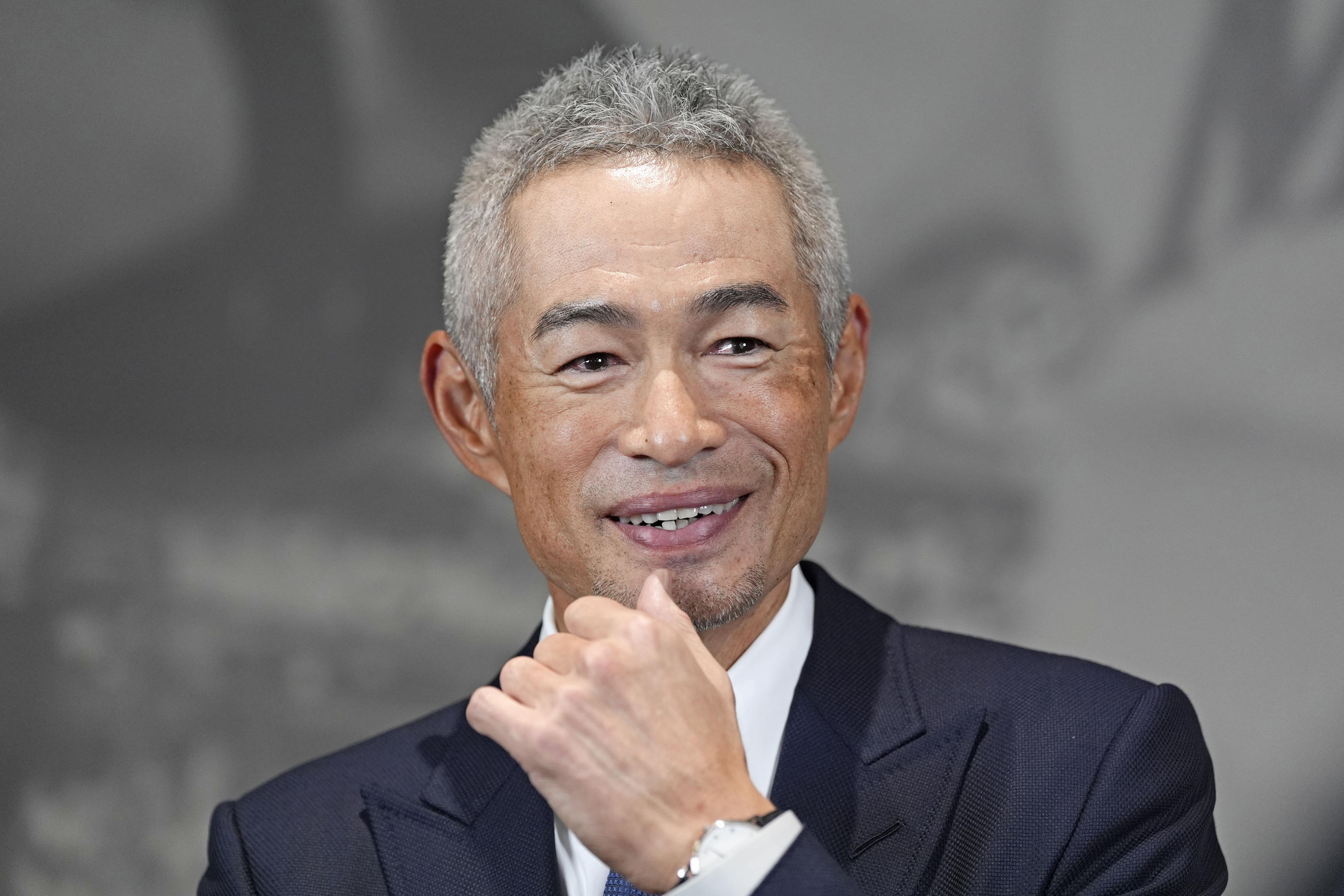 フォトギャラリー】イチローさん銅像が完成 シアトルの本拠地で除幕式