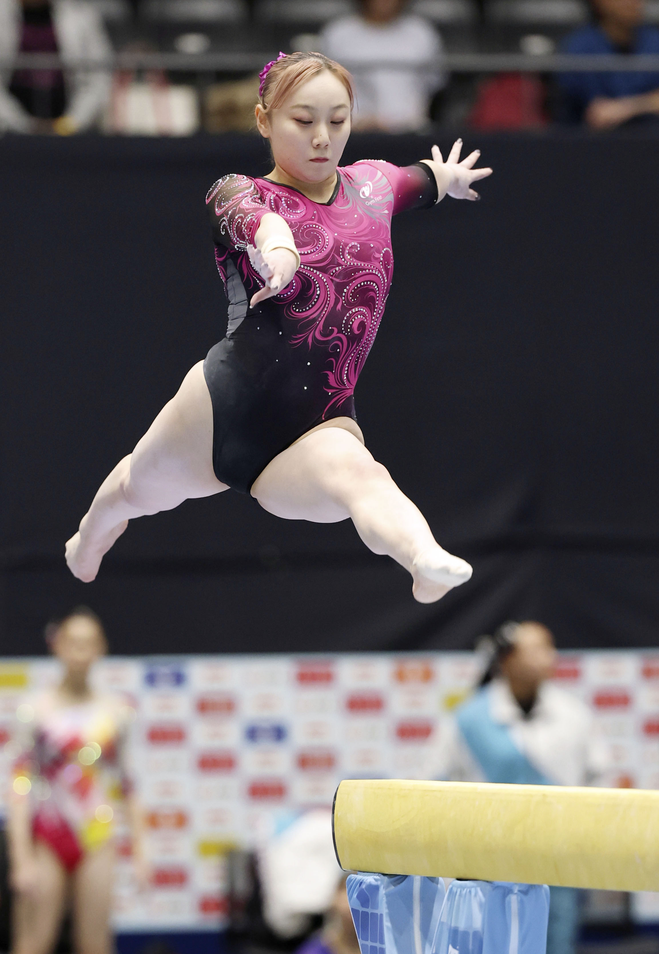 フォトギャラリー】昨年Vの宮田笙子、平均台で会心の演技 全日本体操