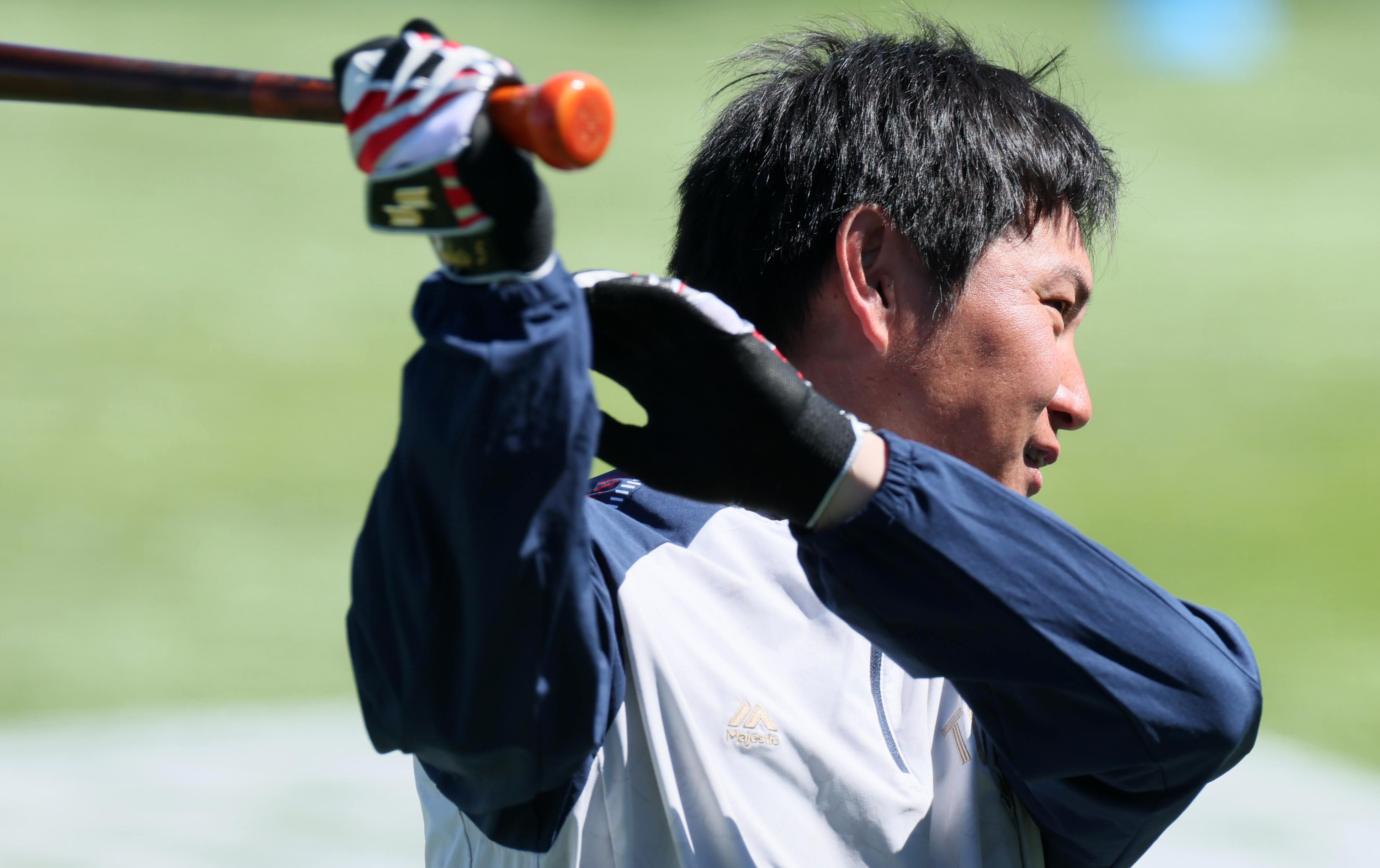 東京ヤクルトスワローズ　川端慎吾　引退試合 実使用公式球 ヤクルト・川端慎吾、引退試合は「2番・DH」でフル出場へ 池山監督が