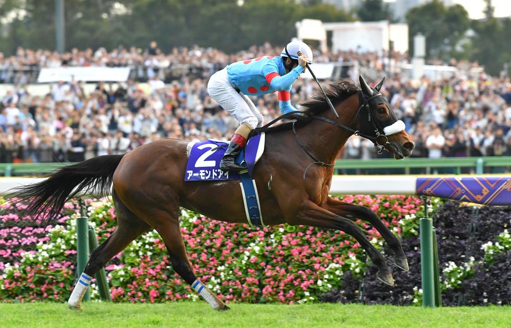 アーモンドアイが顕彰馬に選出 コントレイルは1票届かず落選