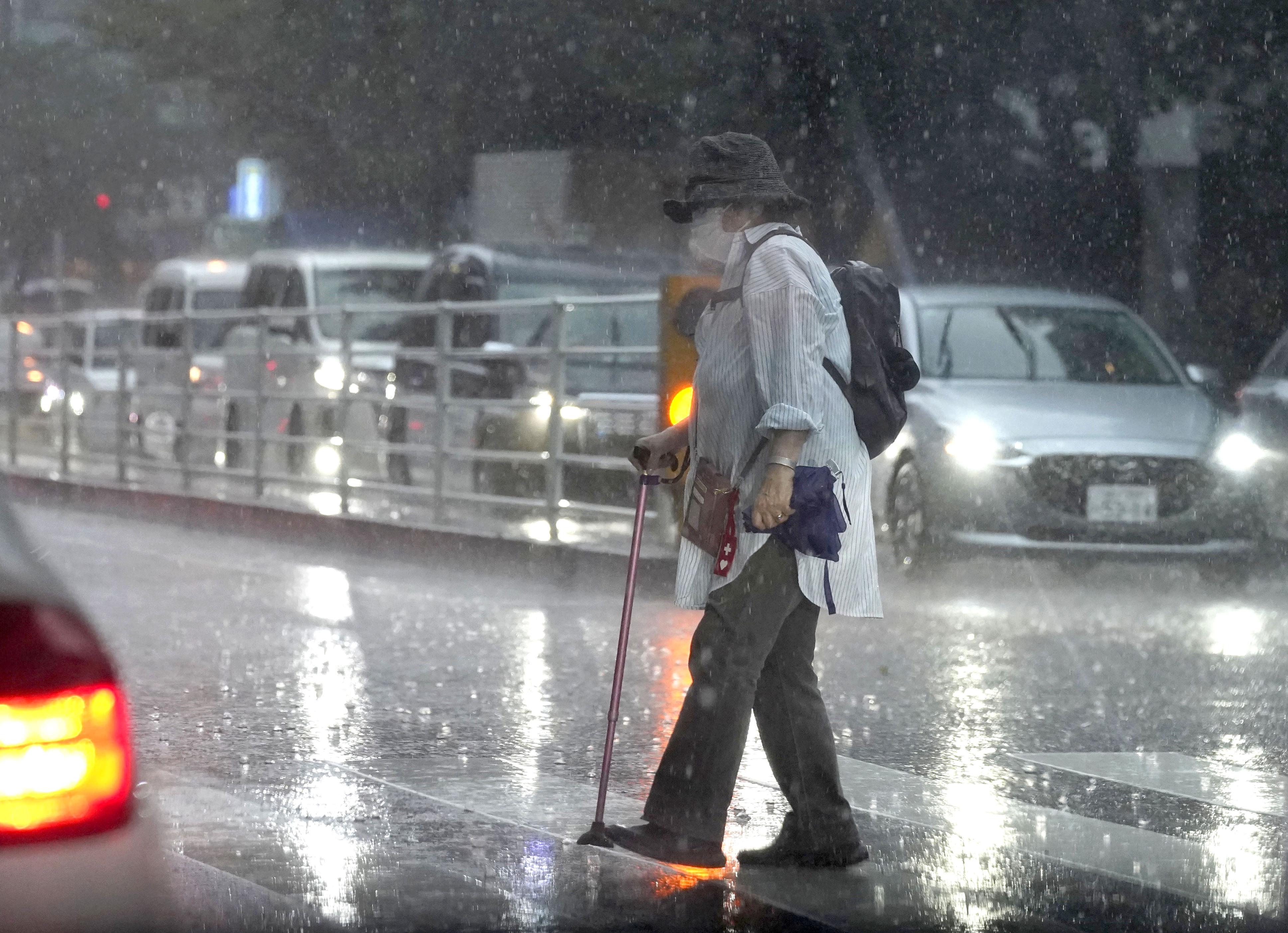 フォト】大気不安定、局地的豪雨 猛暑日は150地点超 - 産経