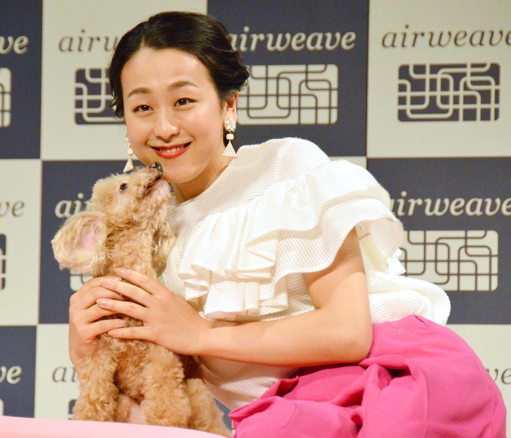 浅田真央さん、愛犬と新CM 「マサルよりも…」 - 産経ニュース