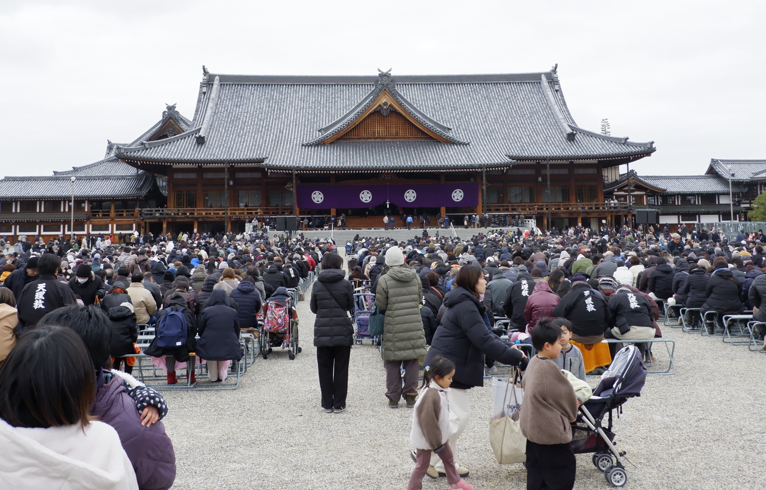 天理教「教祖140年祭」 10年に1度の節目、国内外から12万人の信者が