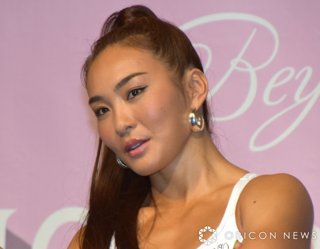 41歳のフィットネスプロデューサー・AYA、第1子出産を報告 朝に
