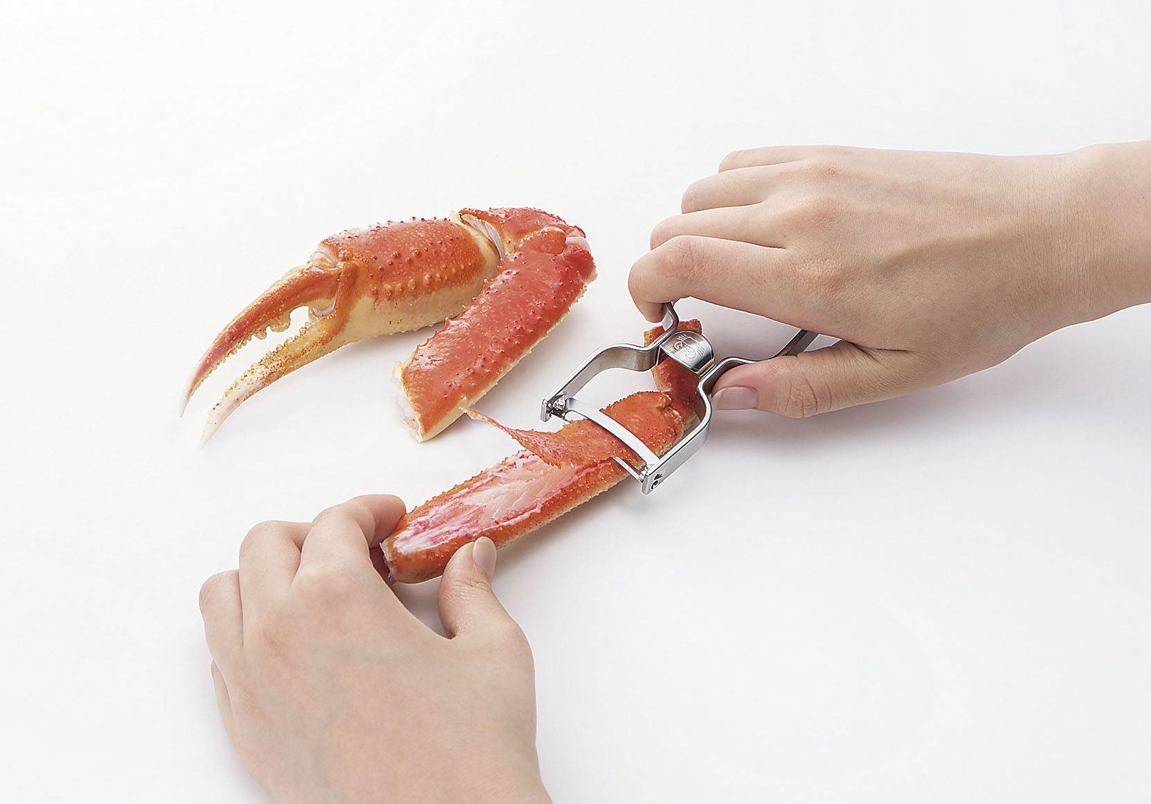 アイデア便利グッズ】面倒なカニの殻も野菜の皮むきと同じ感覚で 楽々