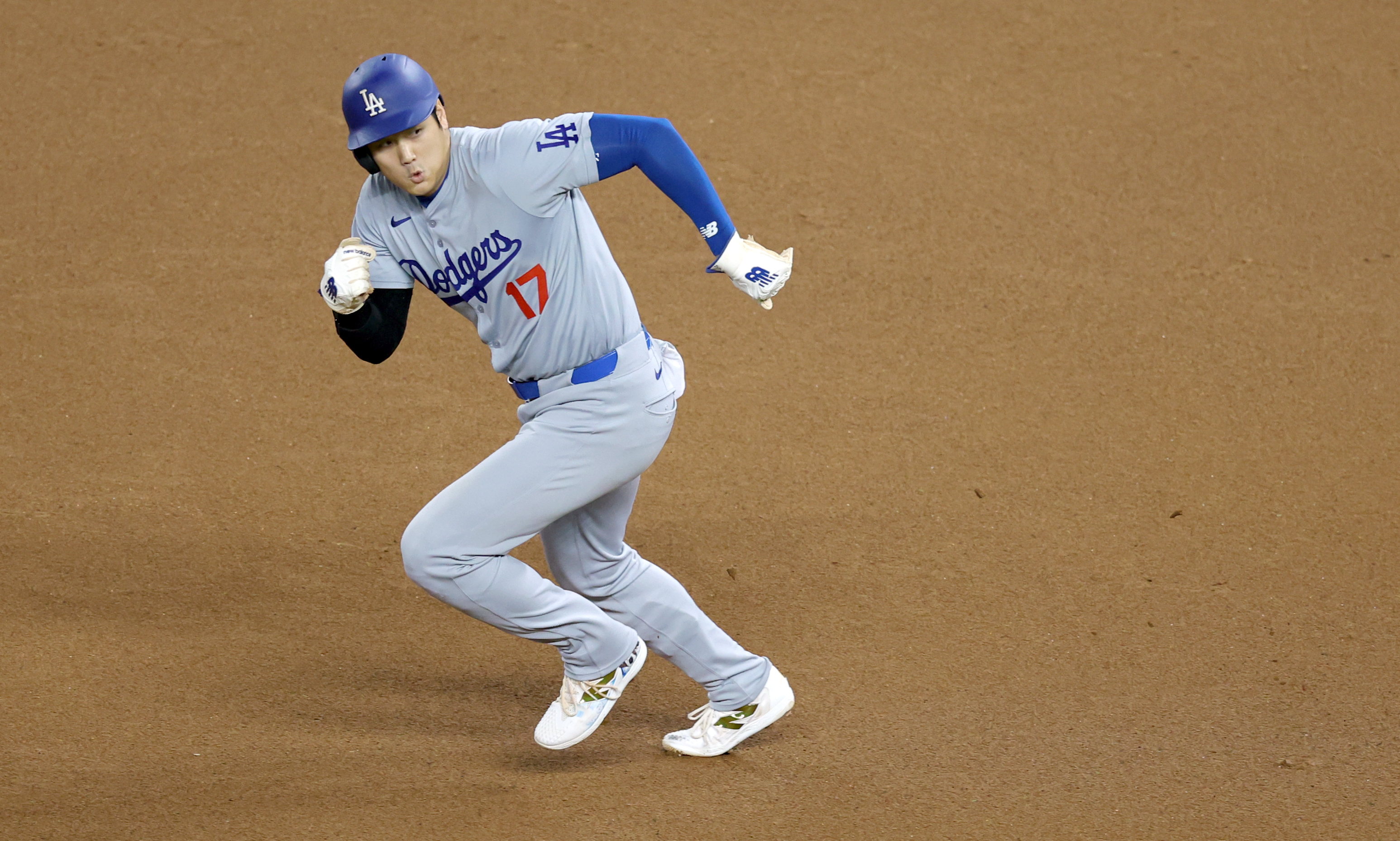 大谷翔平 50/50 ぎこちな BOX 19号HR 50シリアル LAロゴフラクター
